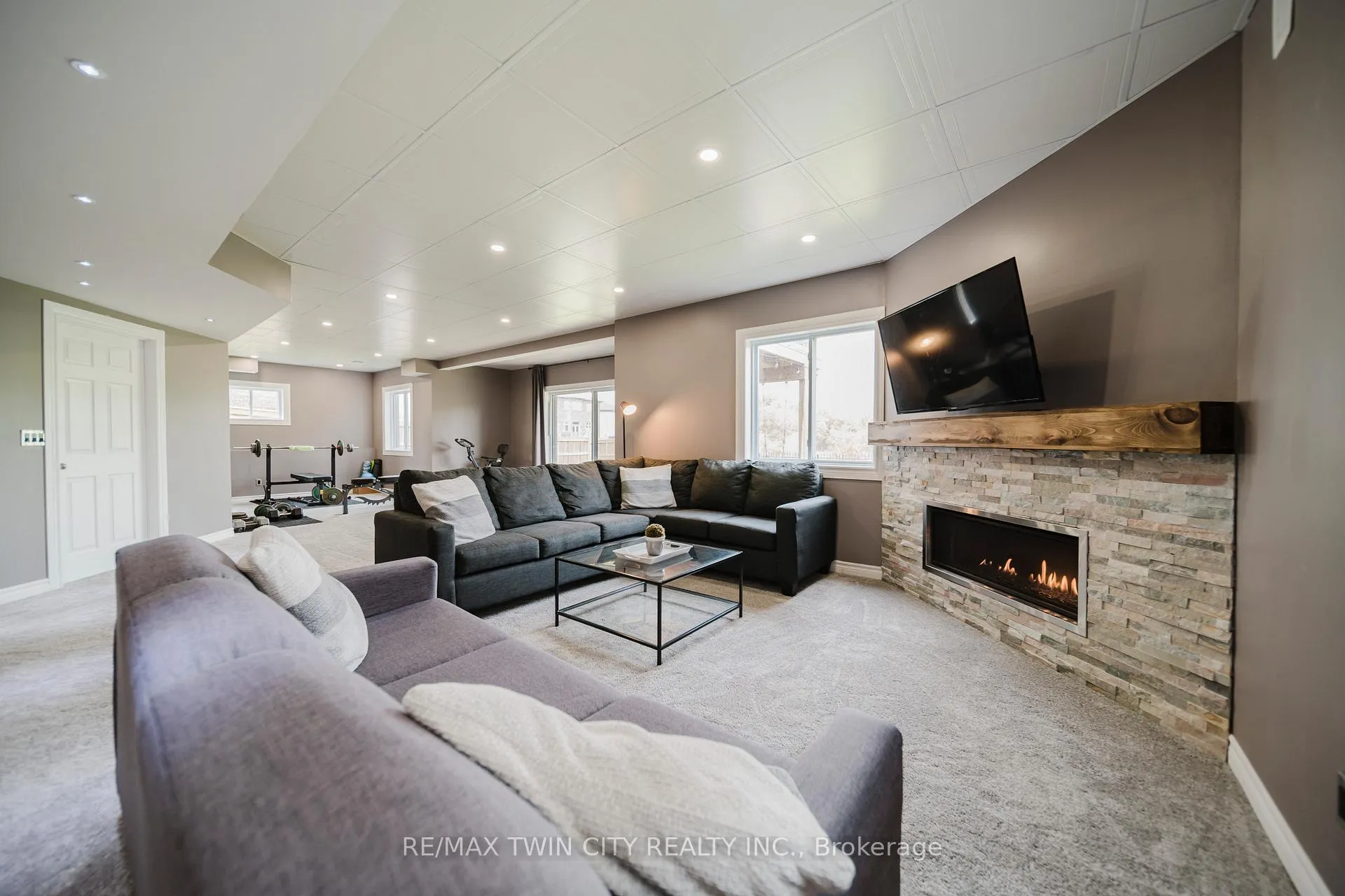Photo 39 of 139 Schweitzer Crescent, Wellesley — HOMEH