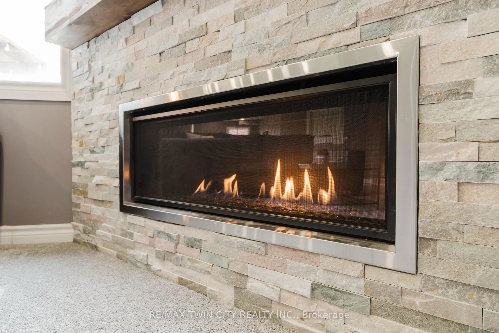 Photo 40 of 139 Schweitzer Crescent, Wellesley — HOMEH