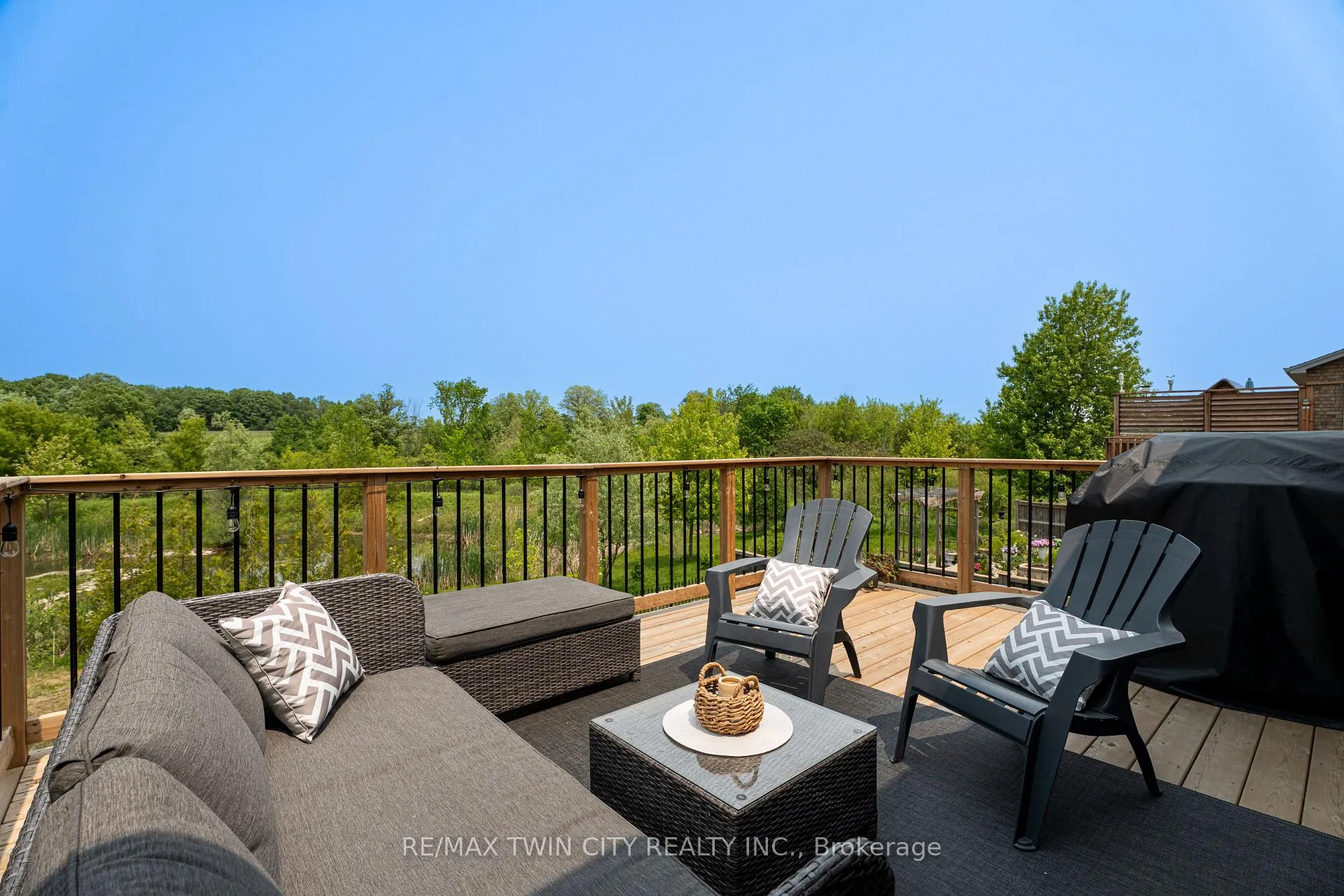 Photo 43 of 139 Schweitzer Crescent, Wellesley — HOMEH
