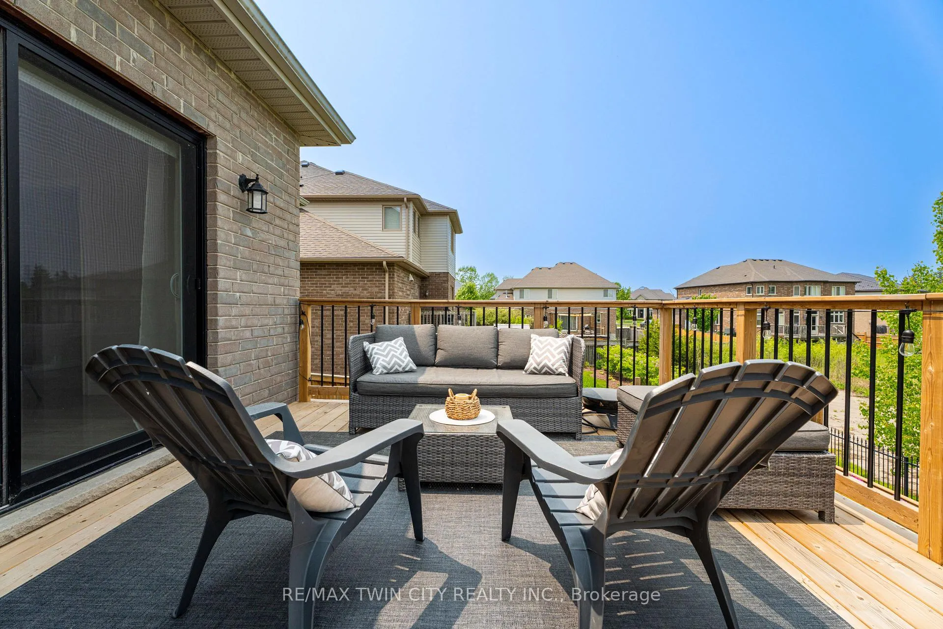 Photo 44 of 139 Schweitzer Crescent, Wellesley — HOMEH