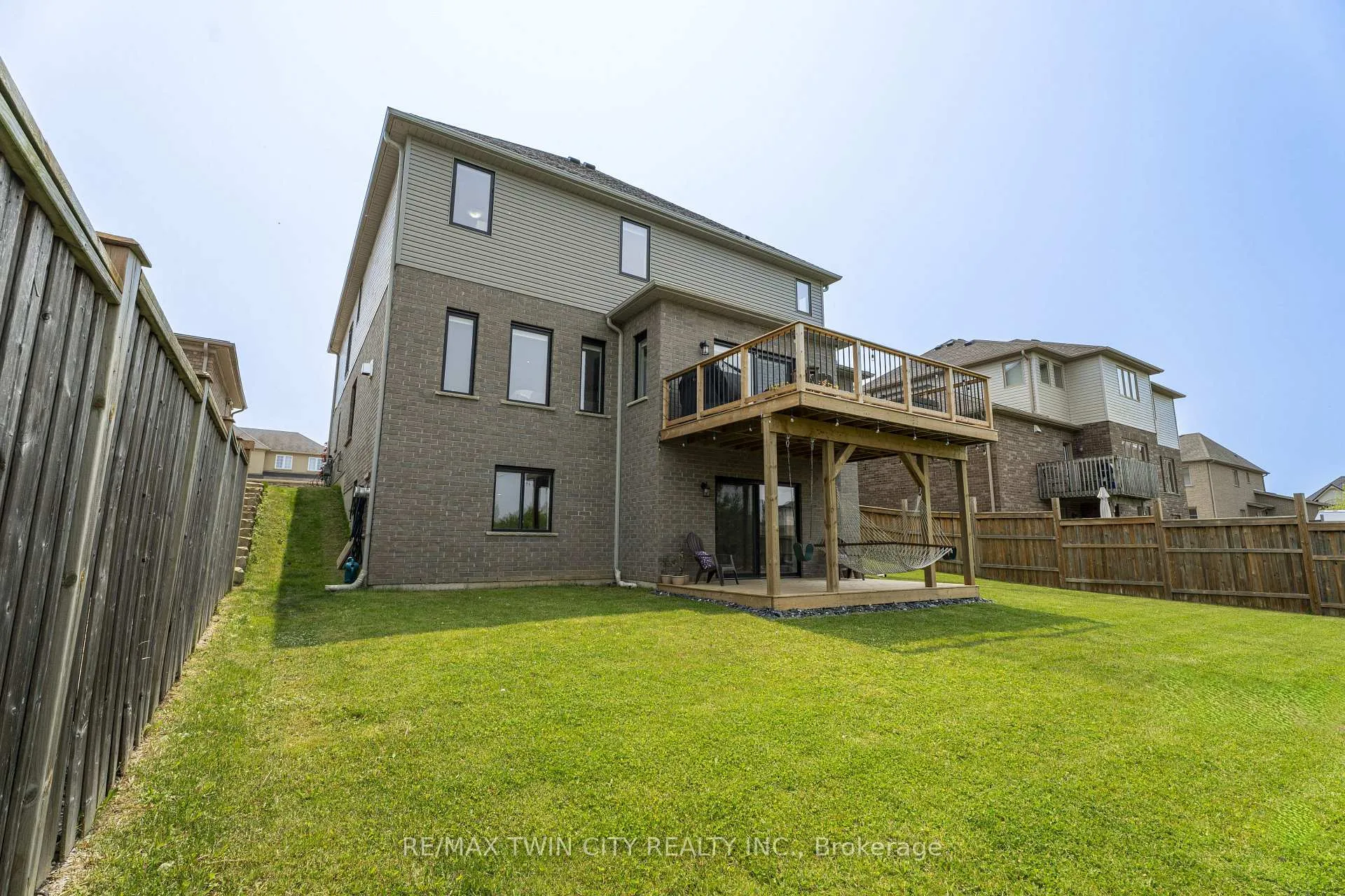 Photo 46 of 139 Schweitzer Crescent, Wellesley — HOMEH