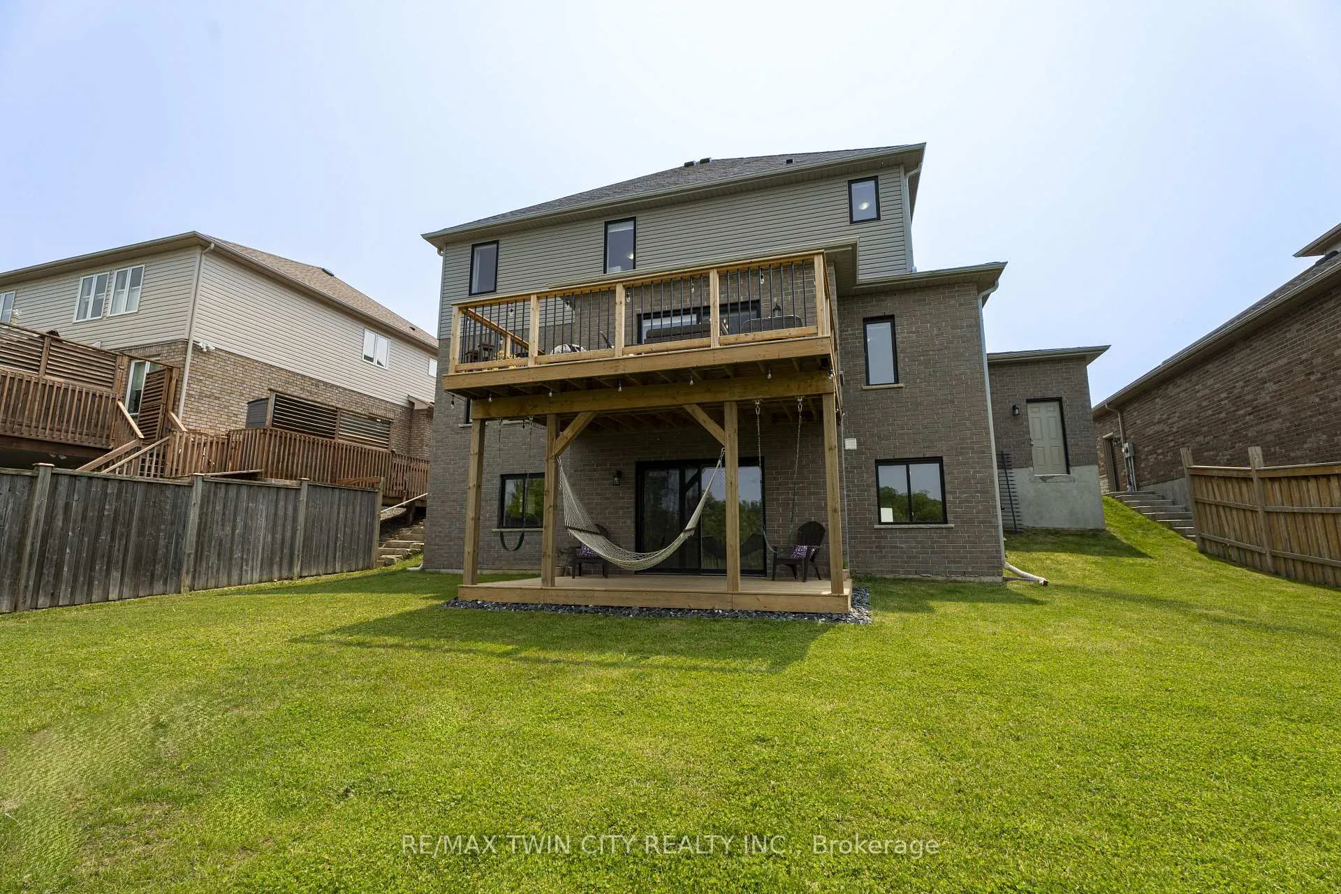Photo 47 of 139 Schweitzer Crescent, Wellesley — HOMEH