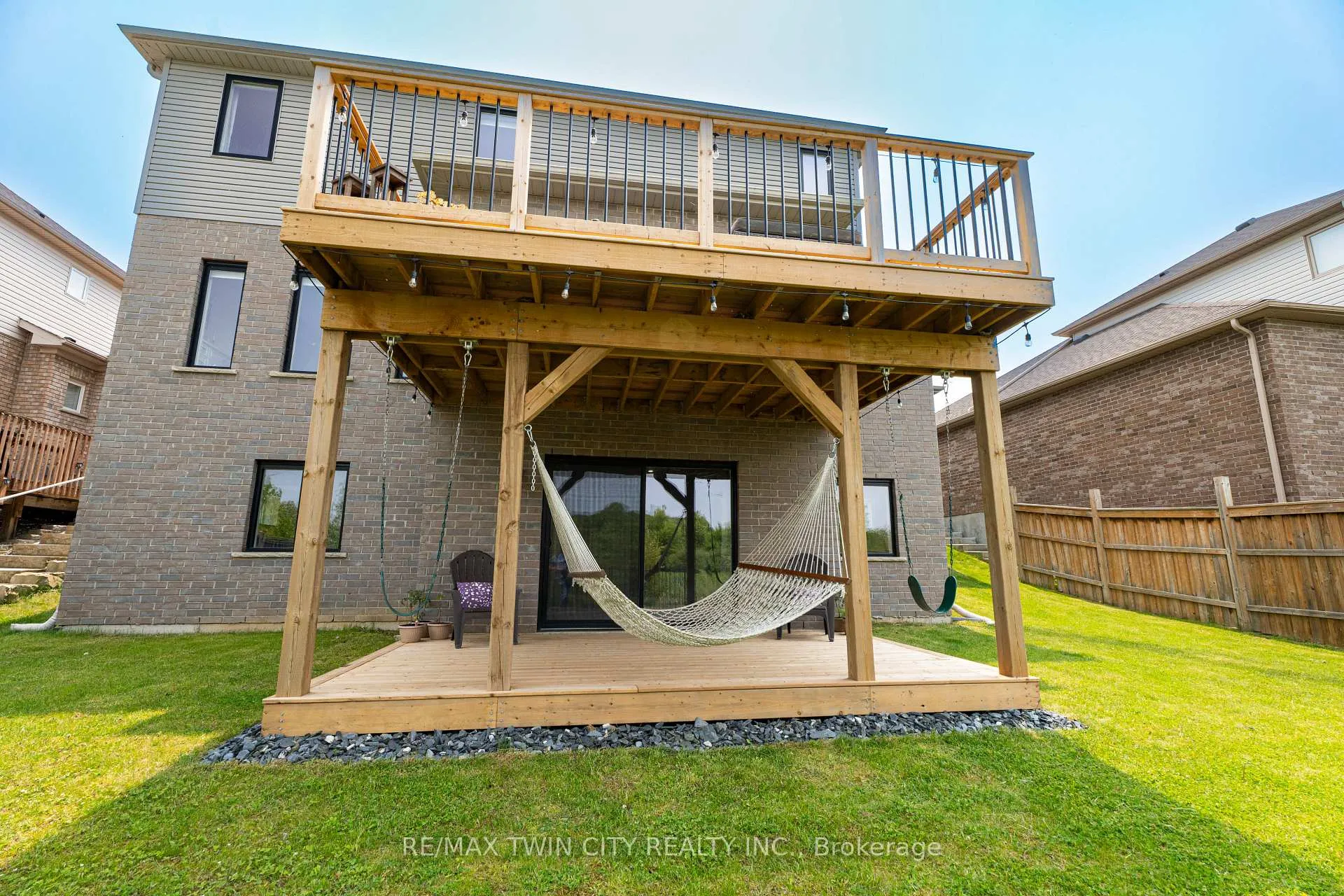 Photo 48 of 139 Schweitzer Crescent, Wellesley — HOMEH