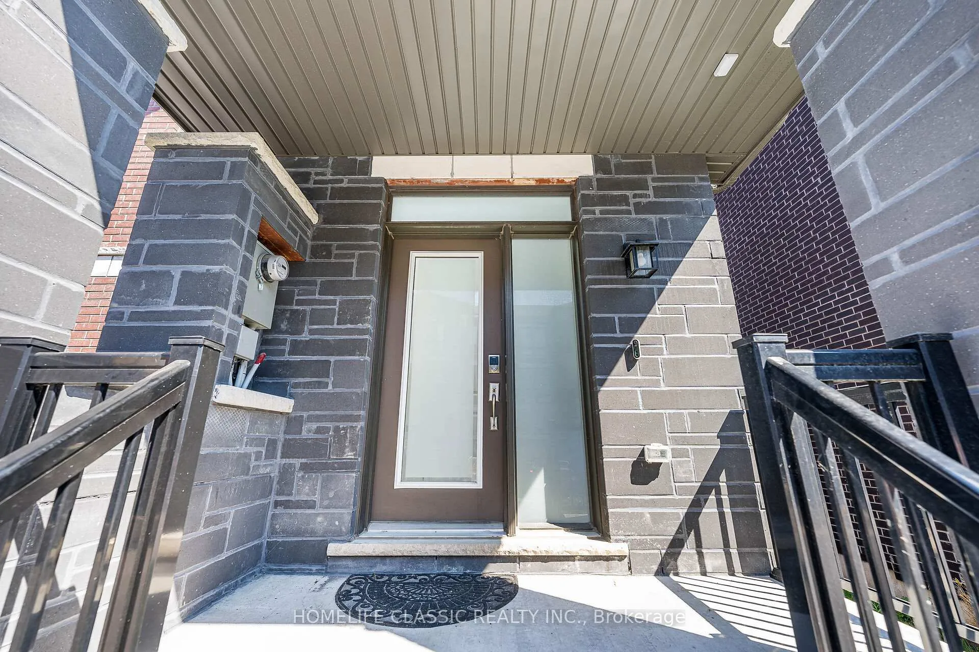 Photo 4 of 57 Douet Lane, Ajax, South East — HOMEH