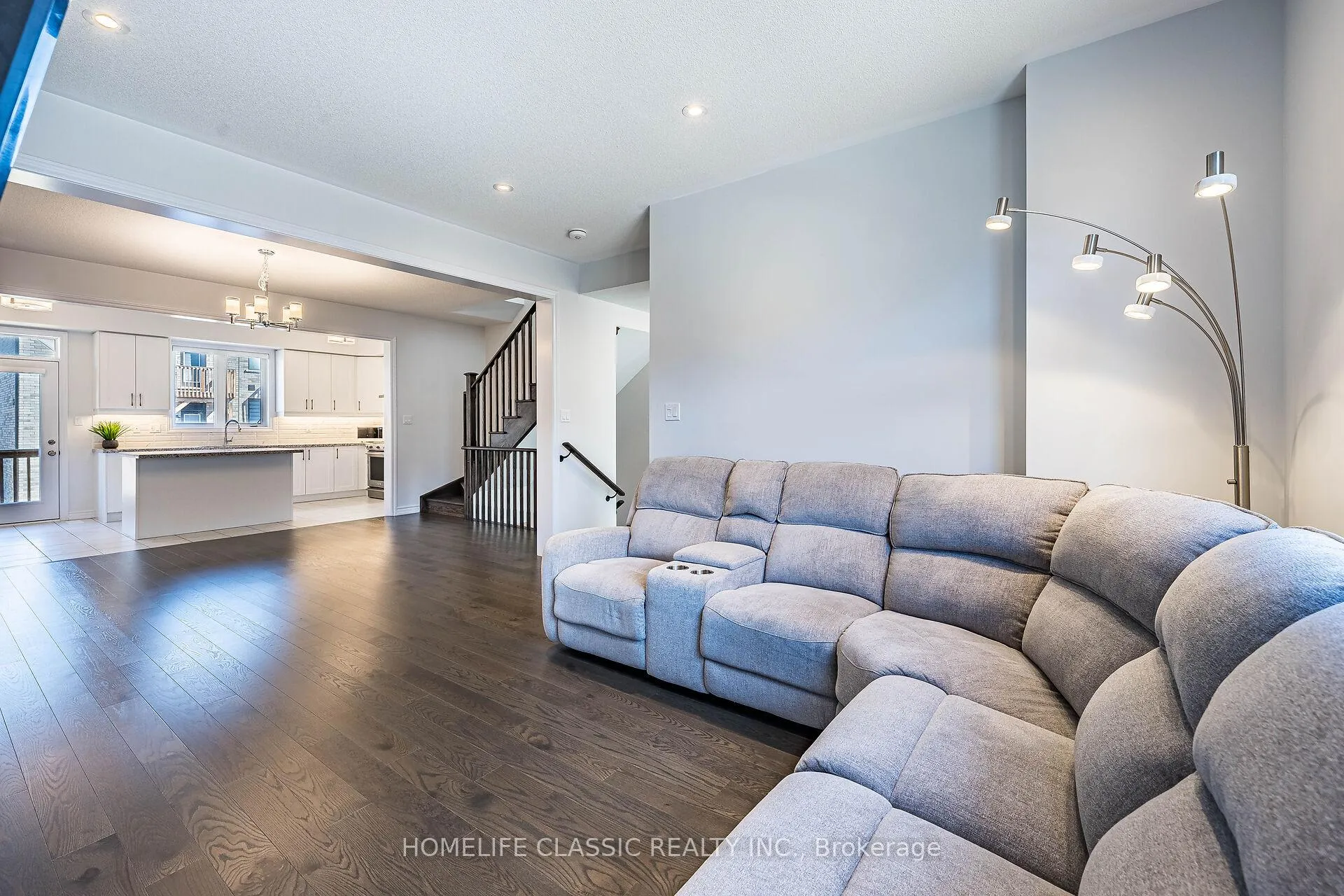 Photo 8 of 57 Douet Lane, Ajax, South East — HOMEH