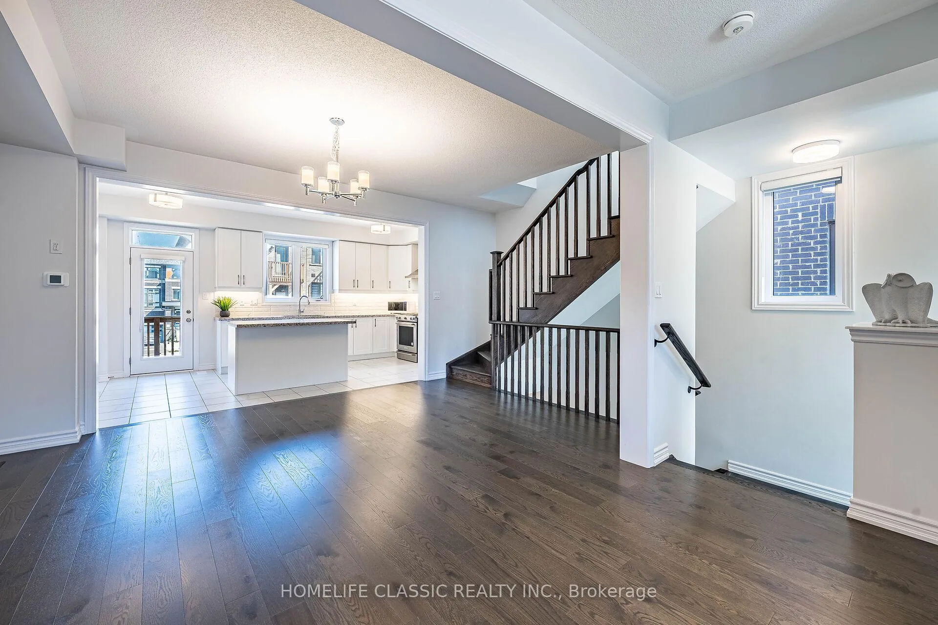 Photo 9 of 57 Douet Lane, Ajax, South East — HOMEH
