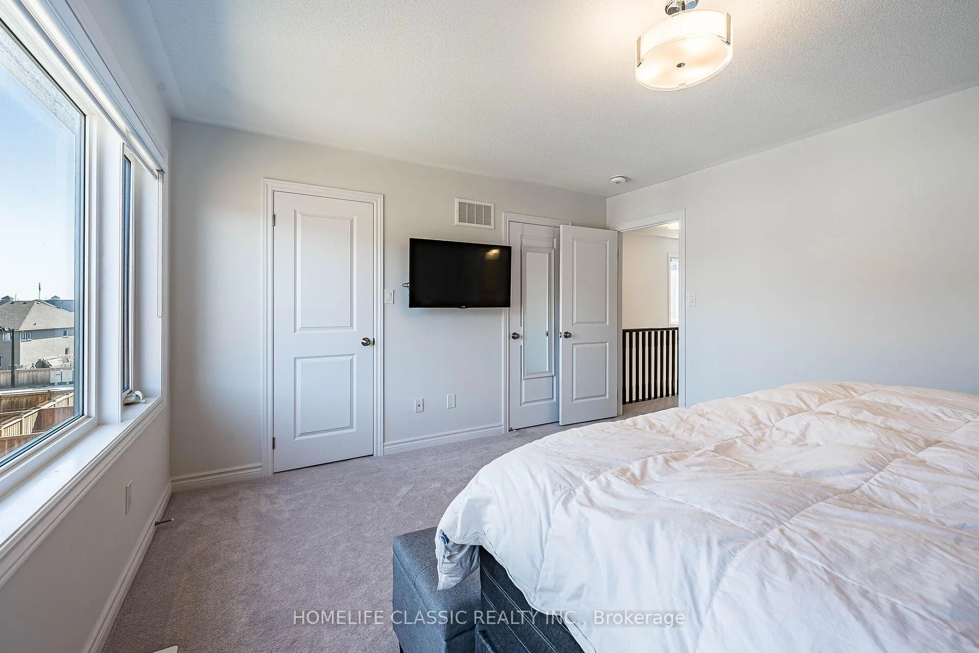 Photo 35 of 57 Douet Lane, Ajax, South East — HOMEH
