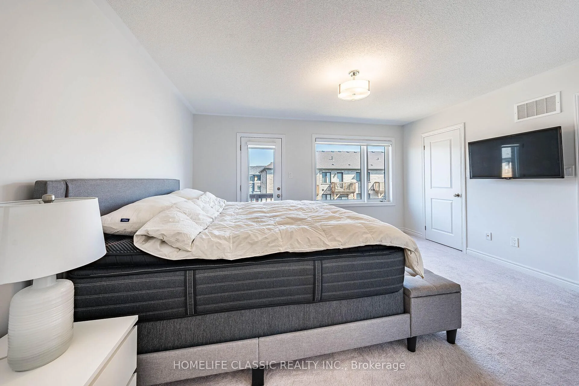Photo 36 of 57 Douet Lane, Ajax, South East — HOMEH