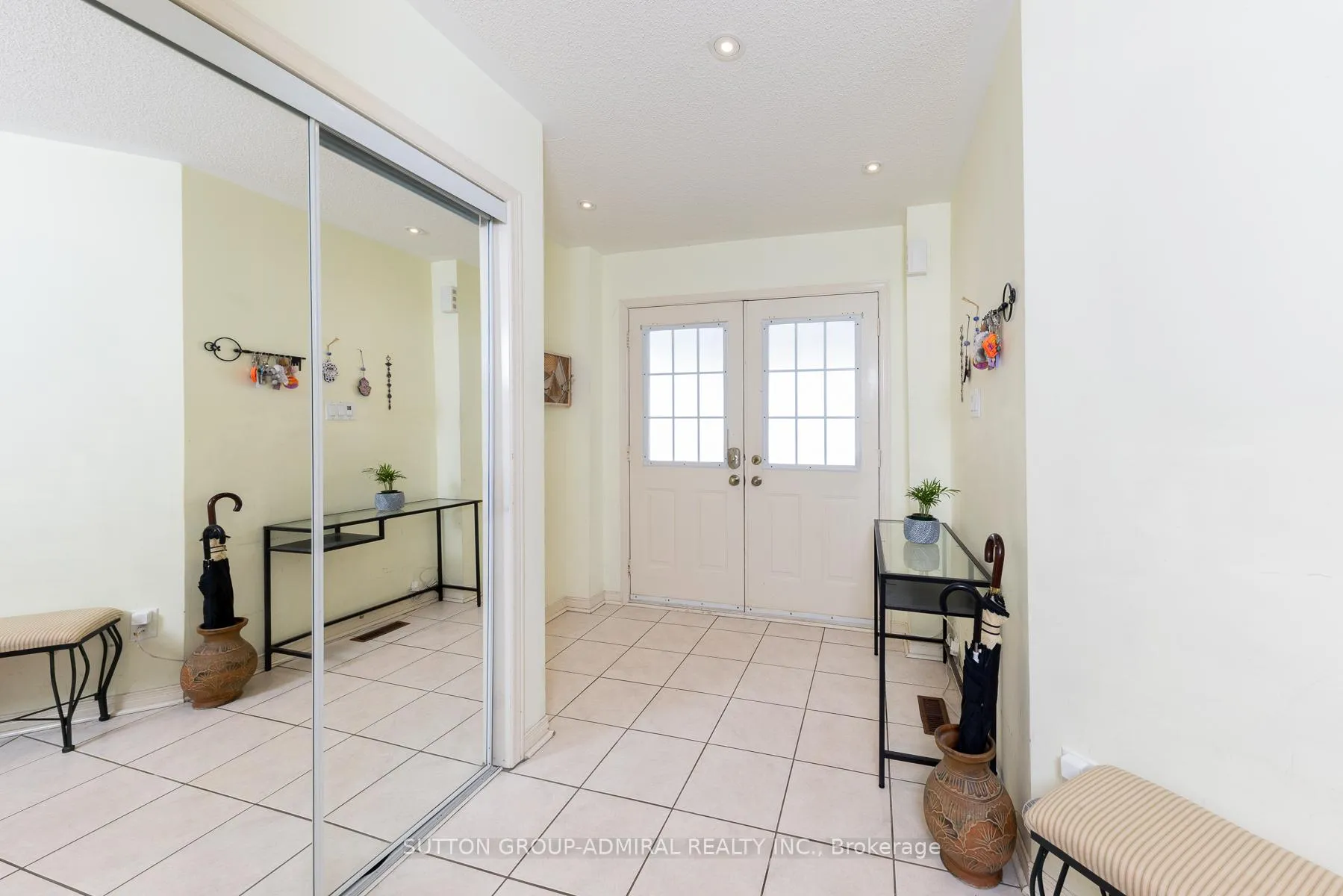 Photo 4 of 119 Foxfield Crescent, Vaughan, Patterson — HOMEH