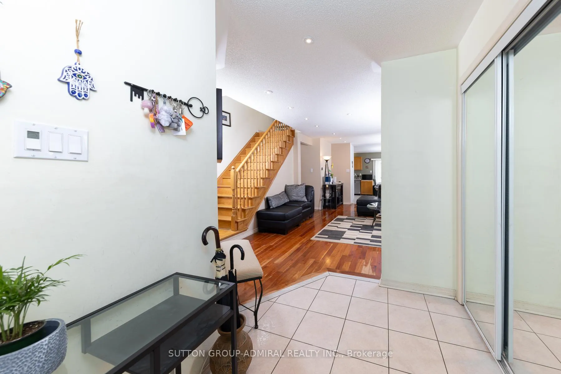 Photo 5 of 119 Foxfield Crescent, Vaughan, Patterson — HOMEH