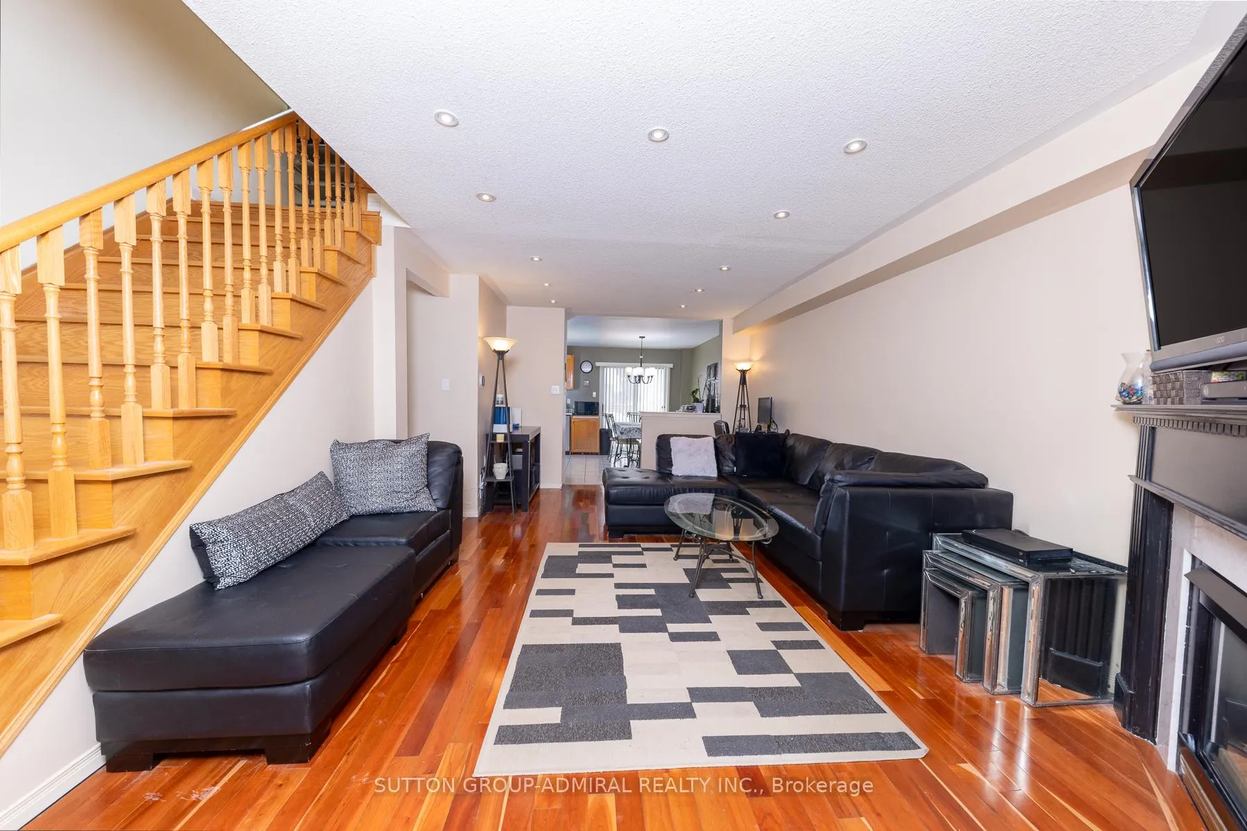 Photo 6 of 119 Foxfield Crescent, Vaughan, Patterson — HOMEH