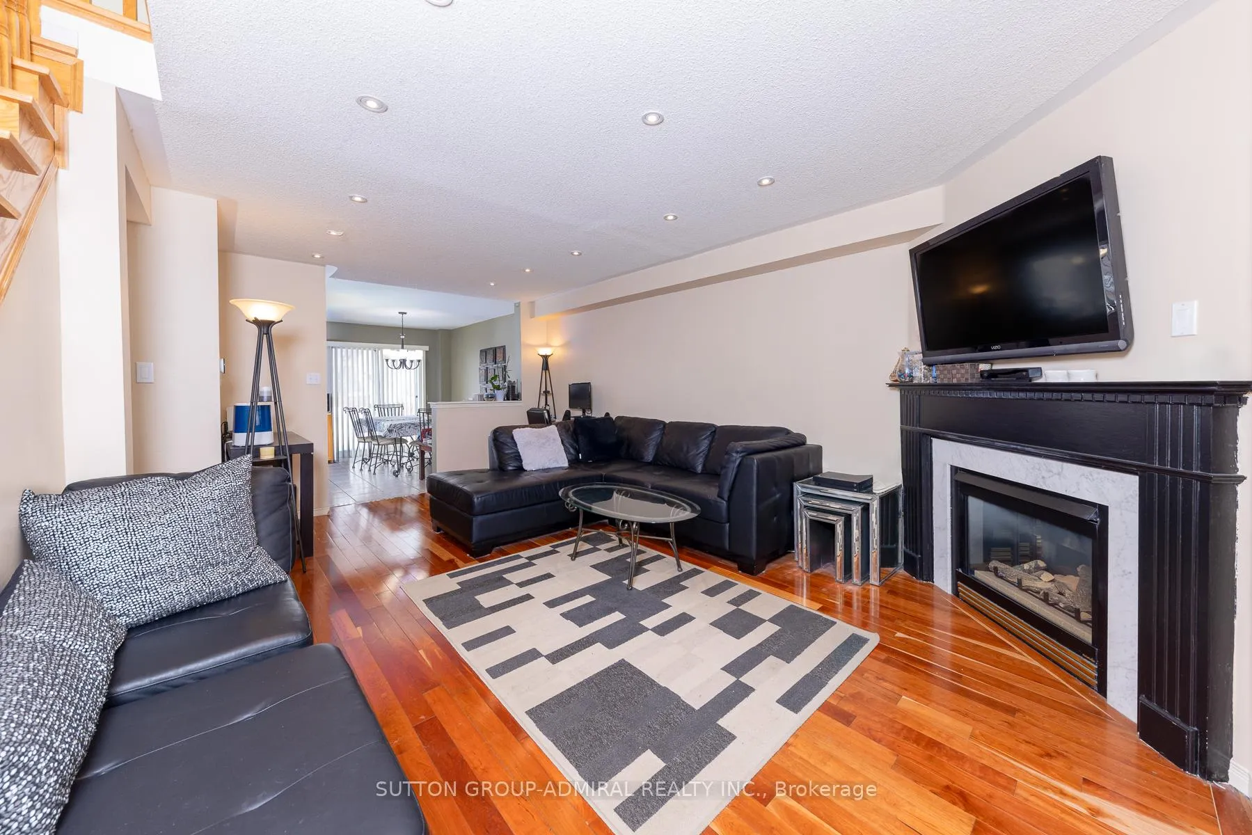 Photo 7 of 119 Foxfield Crescent, Vaughan, Patterson — HOMEH