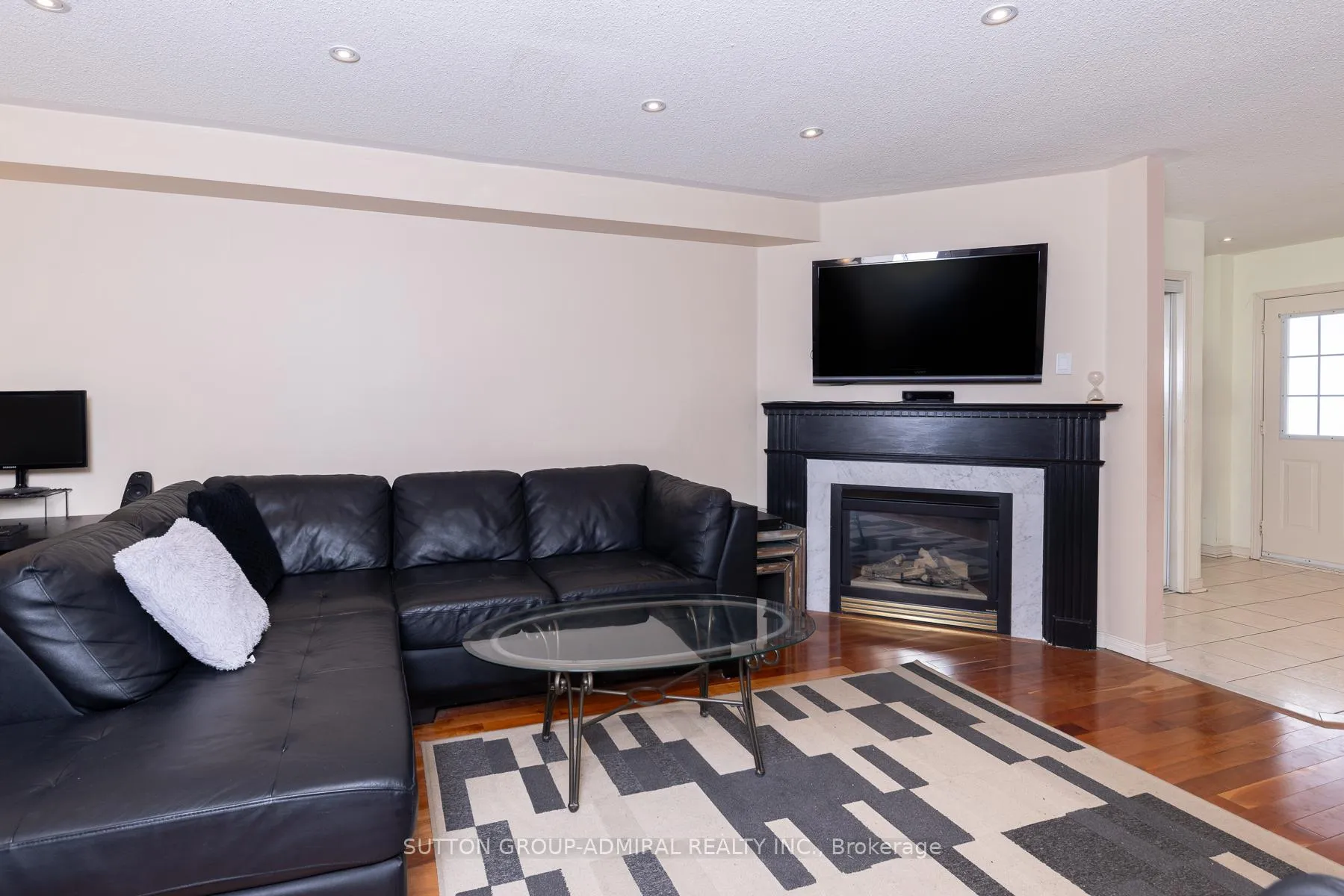 Photo 8 of 119 Foxfield Crescent, Vaughan, Patterson — HOMEH