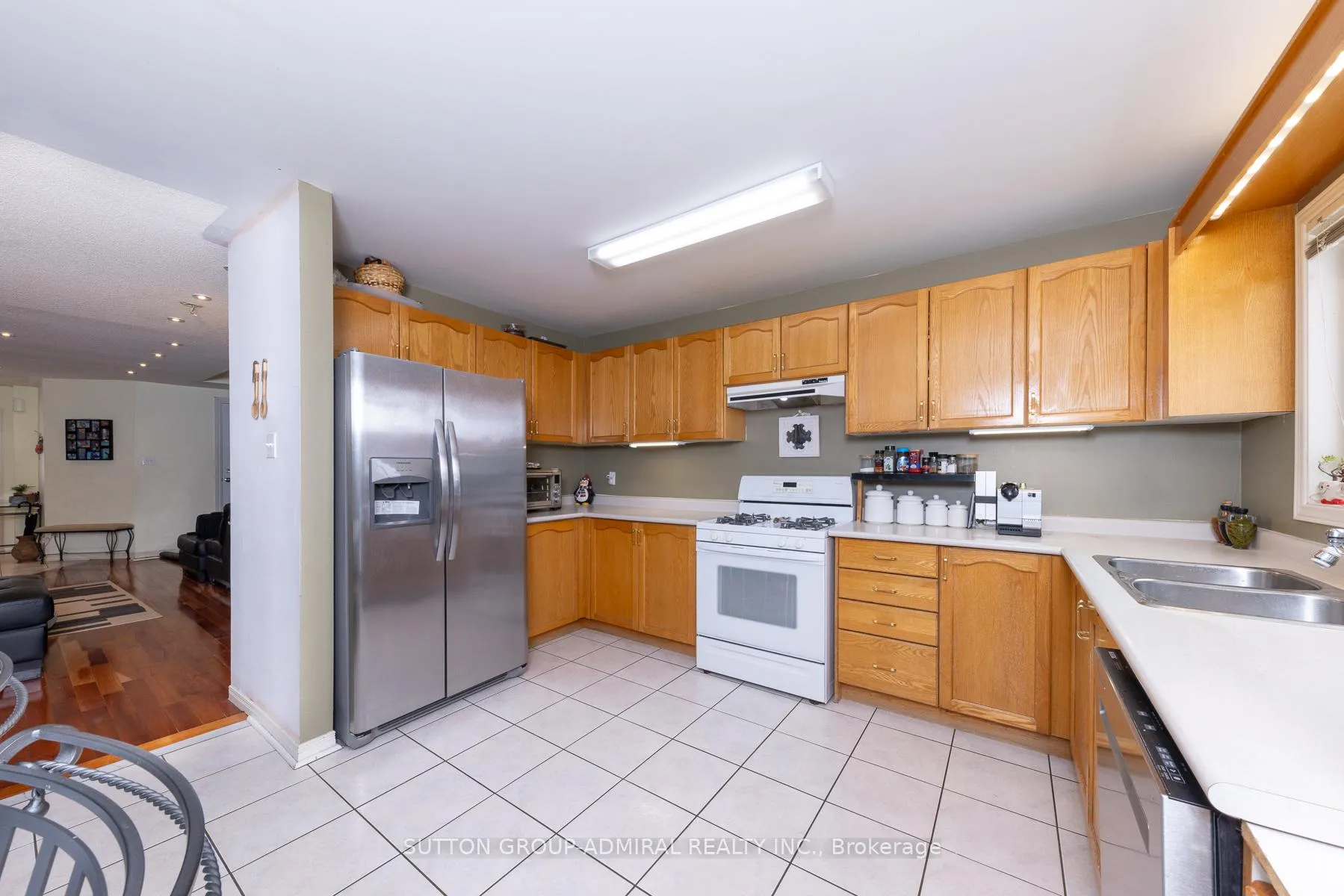 Photo 10 of 119 Foxfield Crescent, Vaughan, Patterson — HOMEH