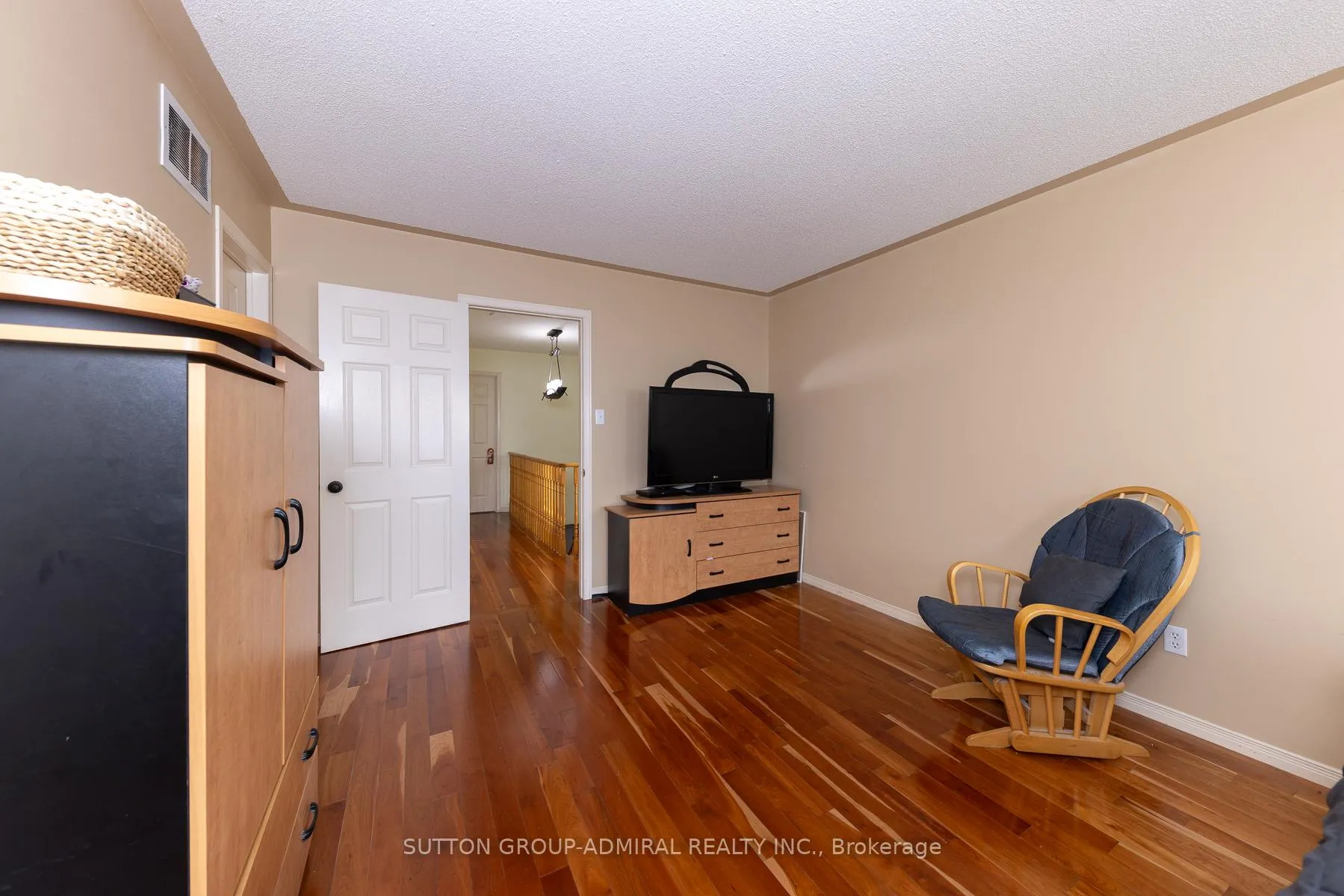 Photo 14 of 119 Foxfield Crescent, Vaughan, Patterson — HOMEH