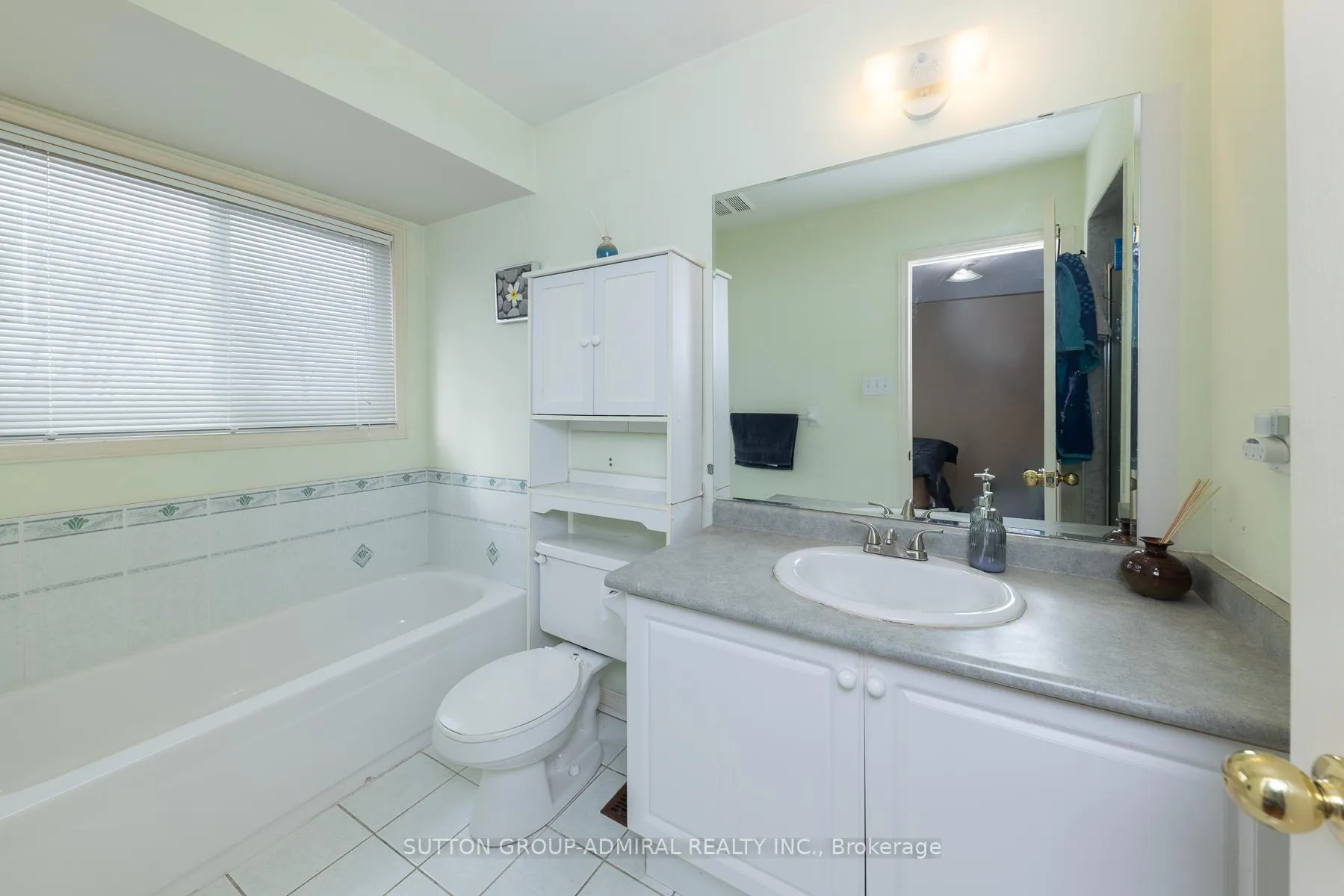Photo 15 of 119 Foxfield Crescent, Vaughan, Patterson — HOMEH