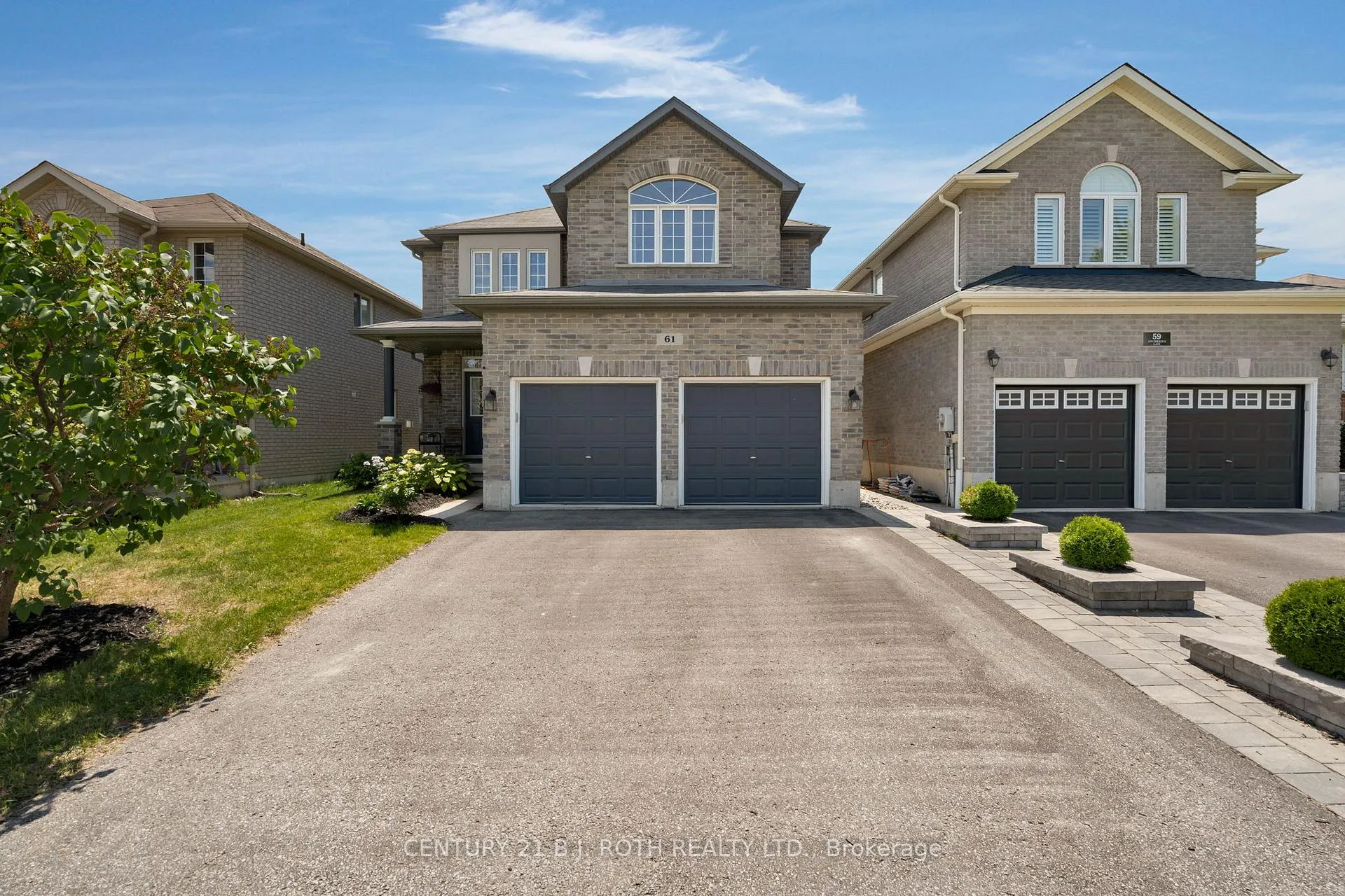 Photo 1 of 61 Sovereign's Gate, Barrie, Innis-Shore — HOMEH