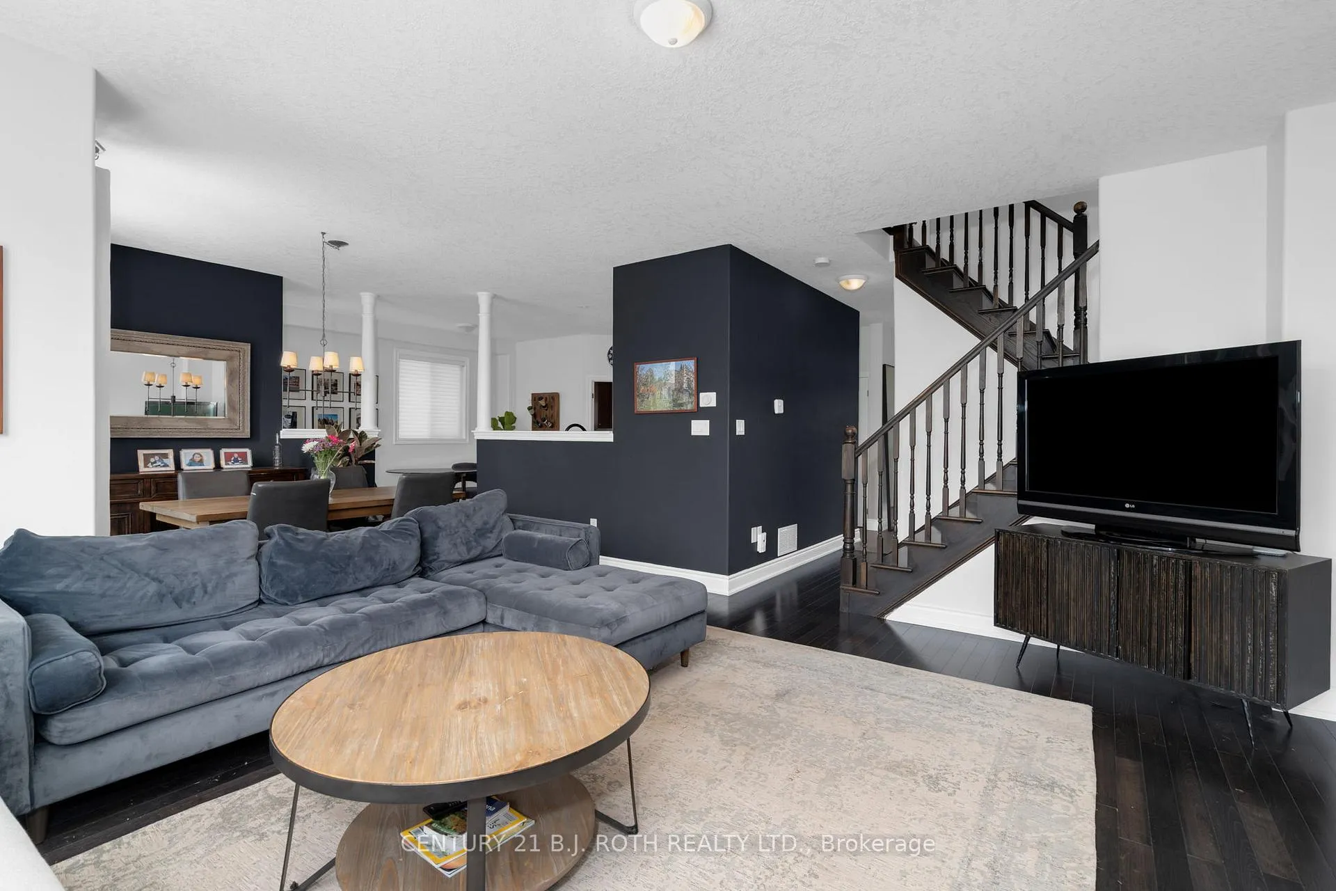 Photo 5 of 61 Sovereign's Gate, Barrie, Innis-Shore — HOMEH