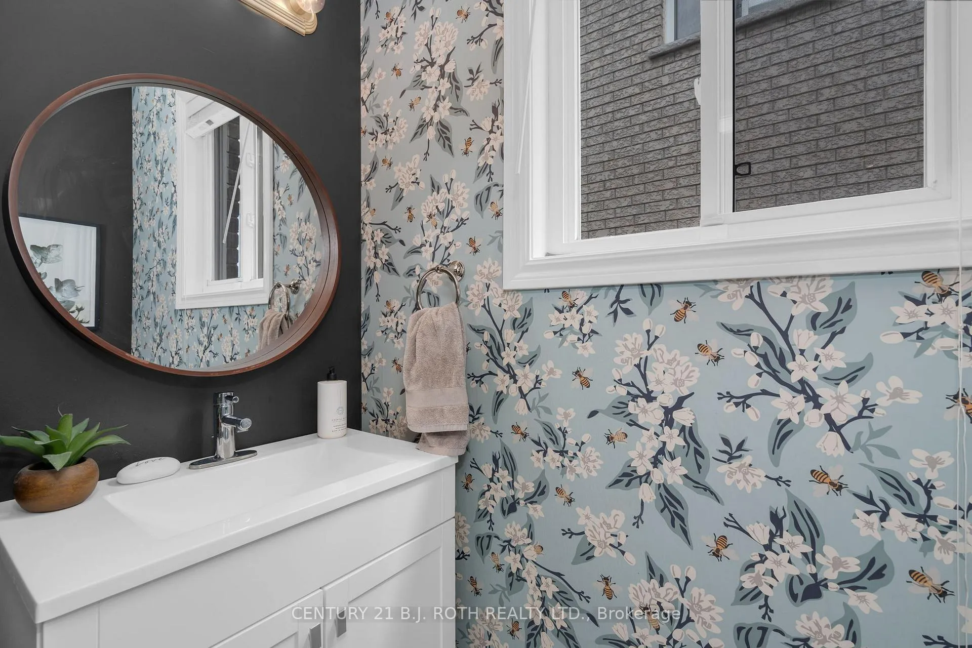 Photo 10 of 61 Sovereign's Gate, Barrie, Innis-Shore — HOMEH