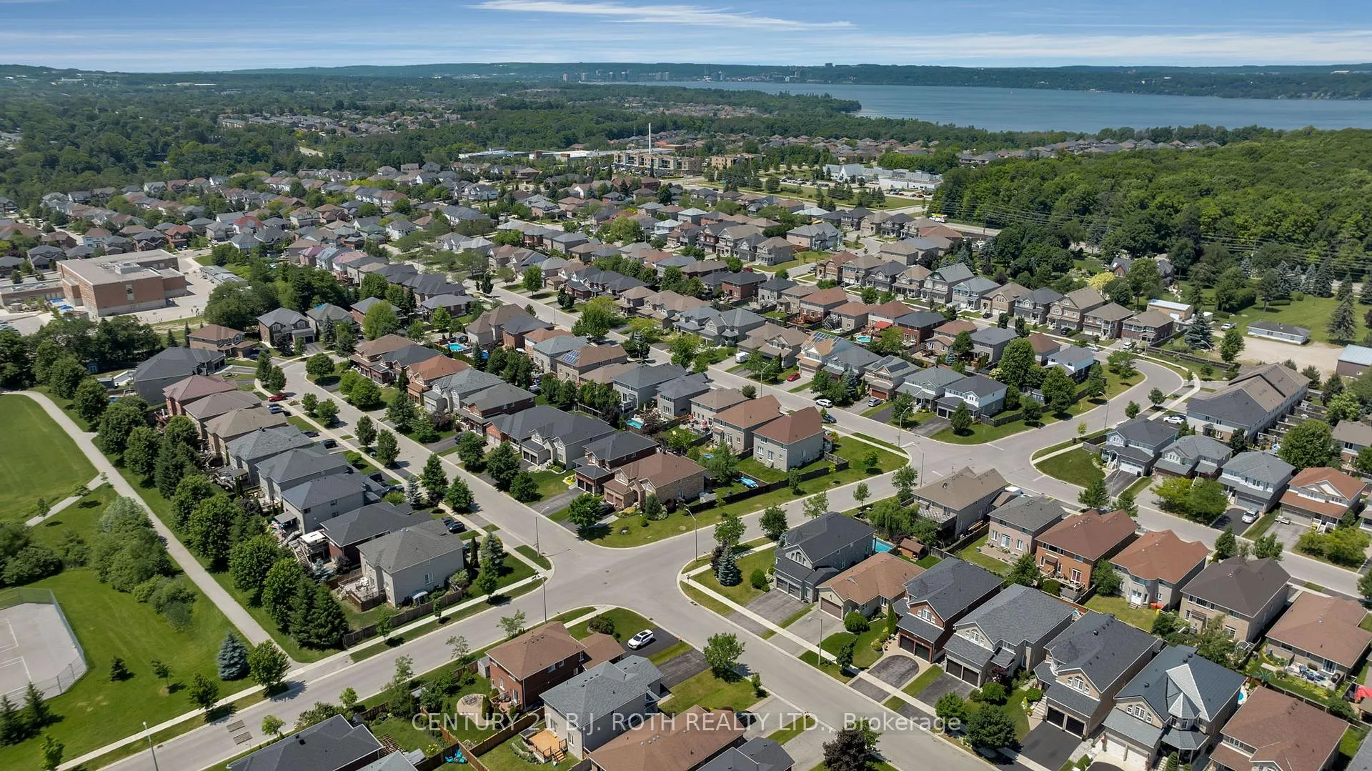 Photo 30 of 61 Sovereign's Gate, Barrie, Innis-Shore — HOMEH