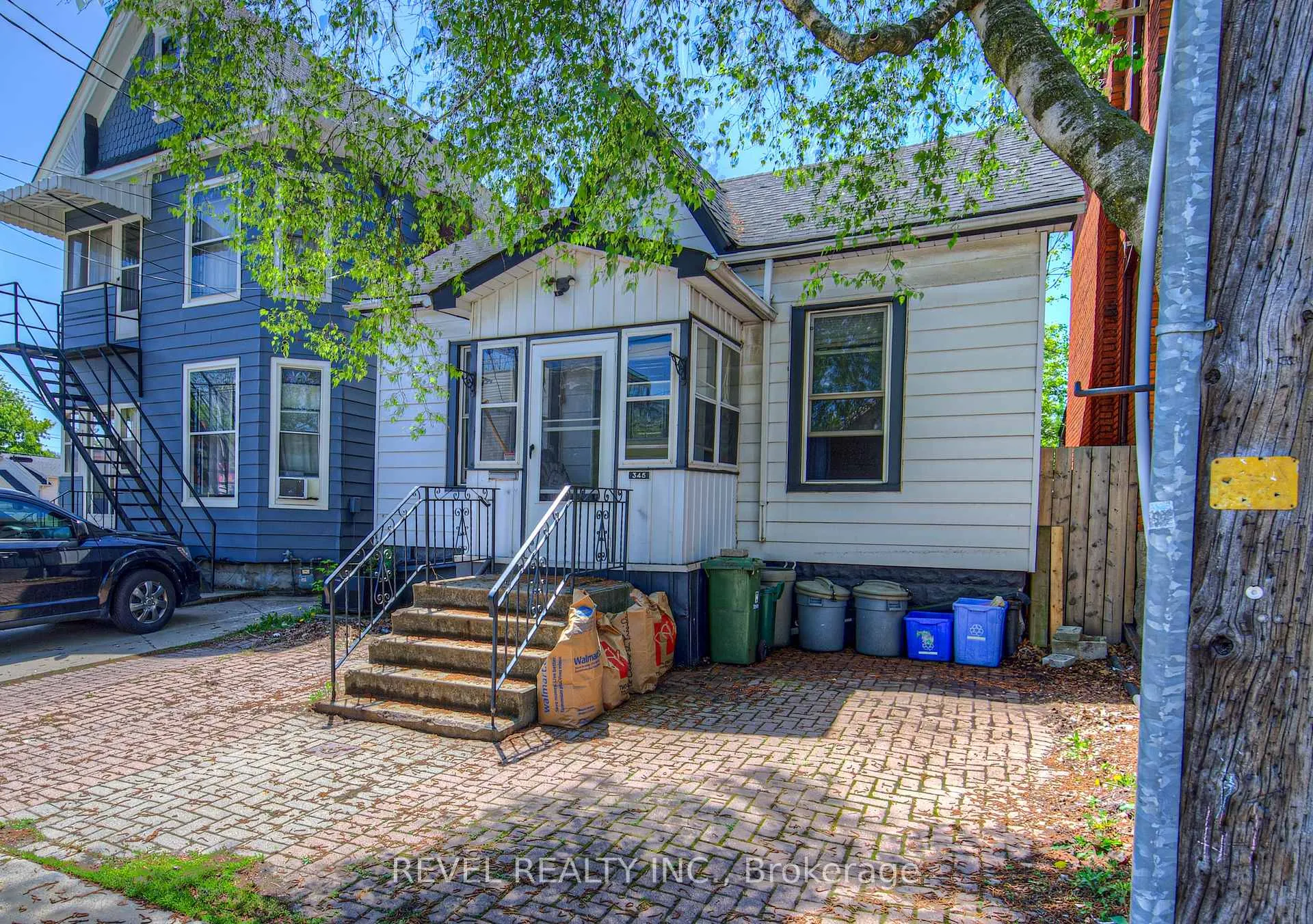 Photo 3 of 345 Hunter Street W, Hamilton, Kirkendall — HOMEH