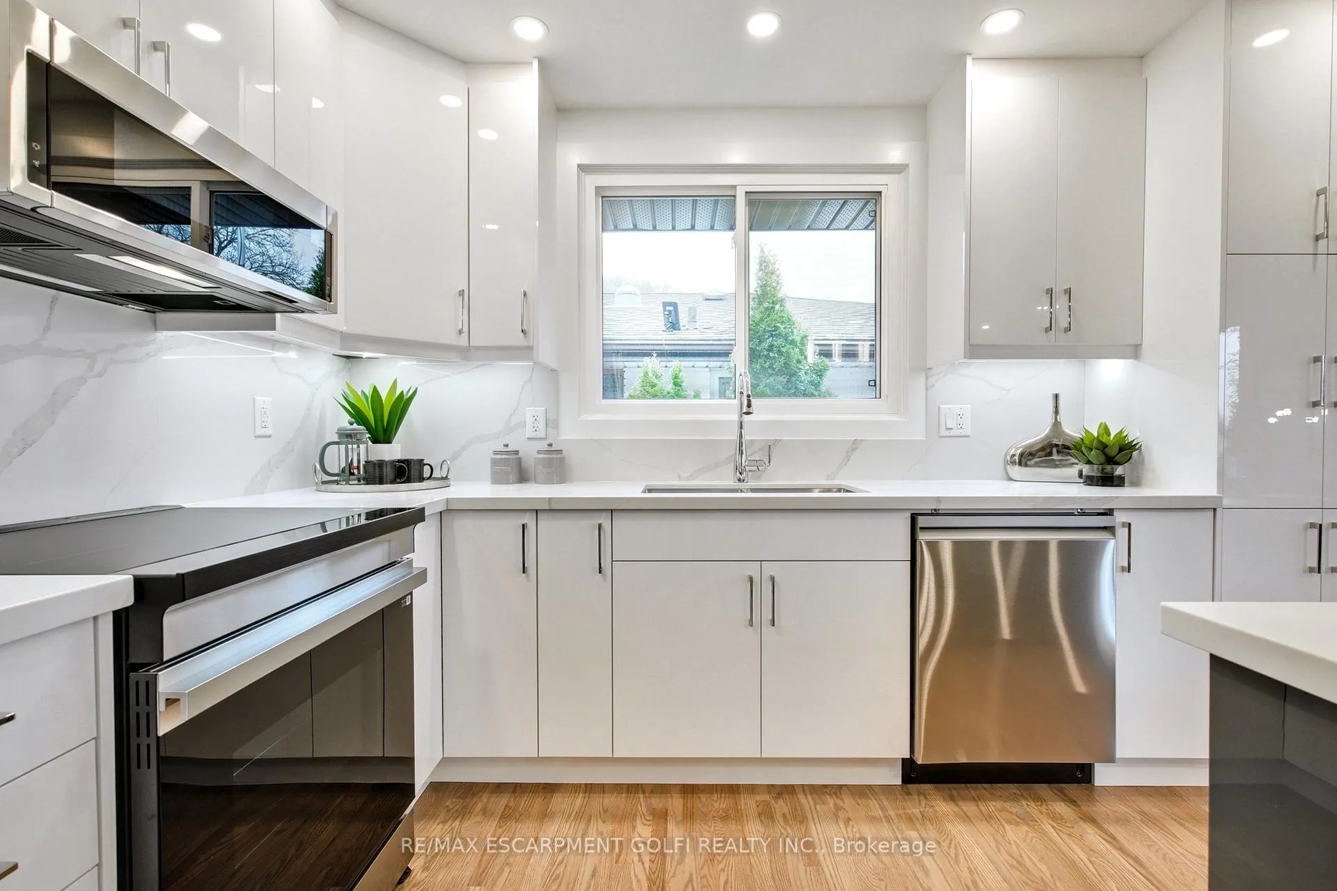 Photo 10 of 79 Hanover Place, Hamilton, Gershome — HOMEH