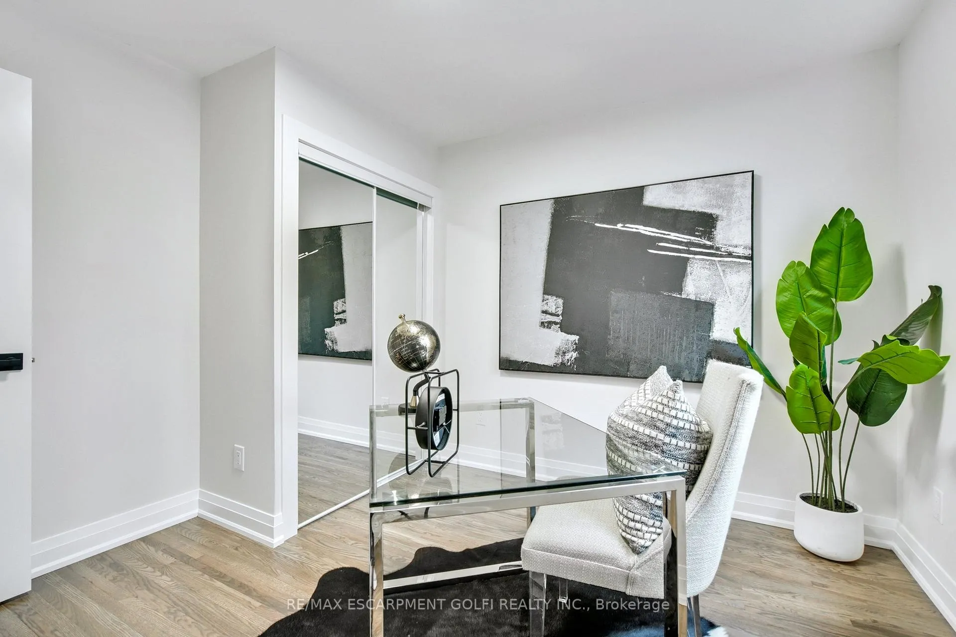 Photo 20 of 79 Hanover Place, Hamilton, Gershome — HOMEH