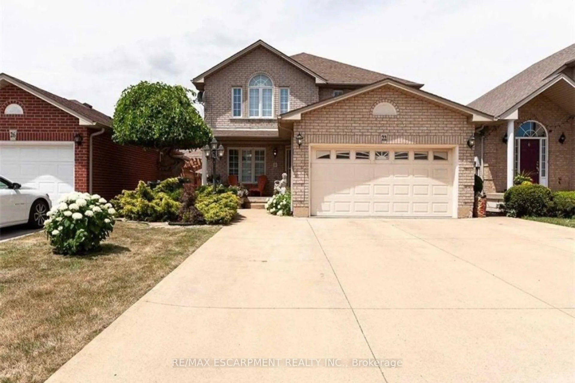 Photo 2 of 22 Timothy Place, Hamilton, Crerar — HOMEH