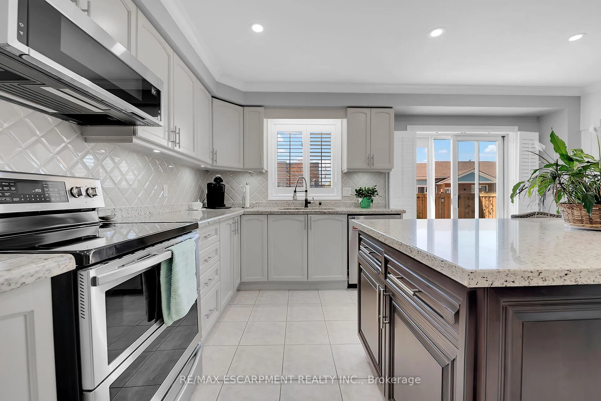 Photo 10 of 22 Timothy Place, Hamilton, Crerar — HOMEH