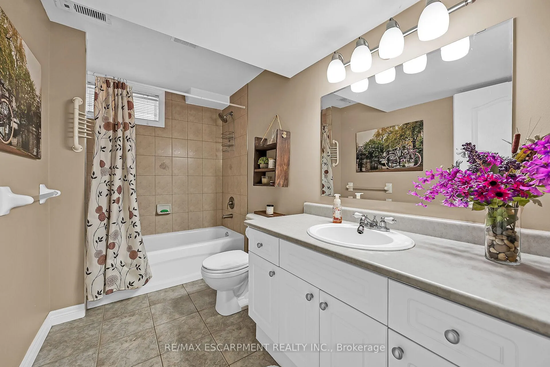 Photo 34 of 22 Timothy Place, Hamilton, Crerar — HOMEH