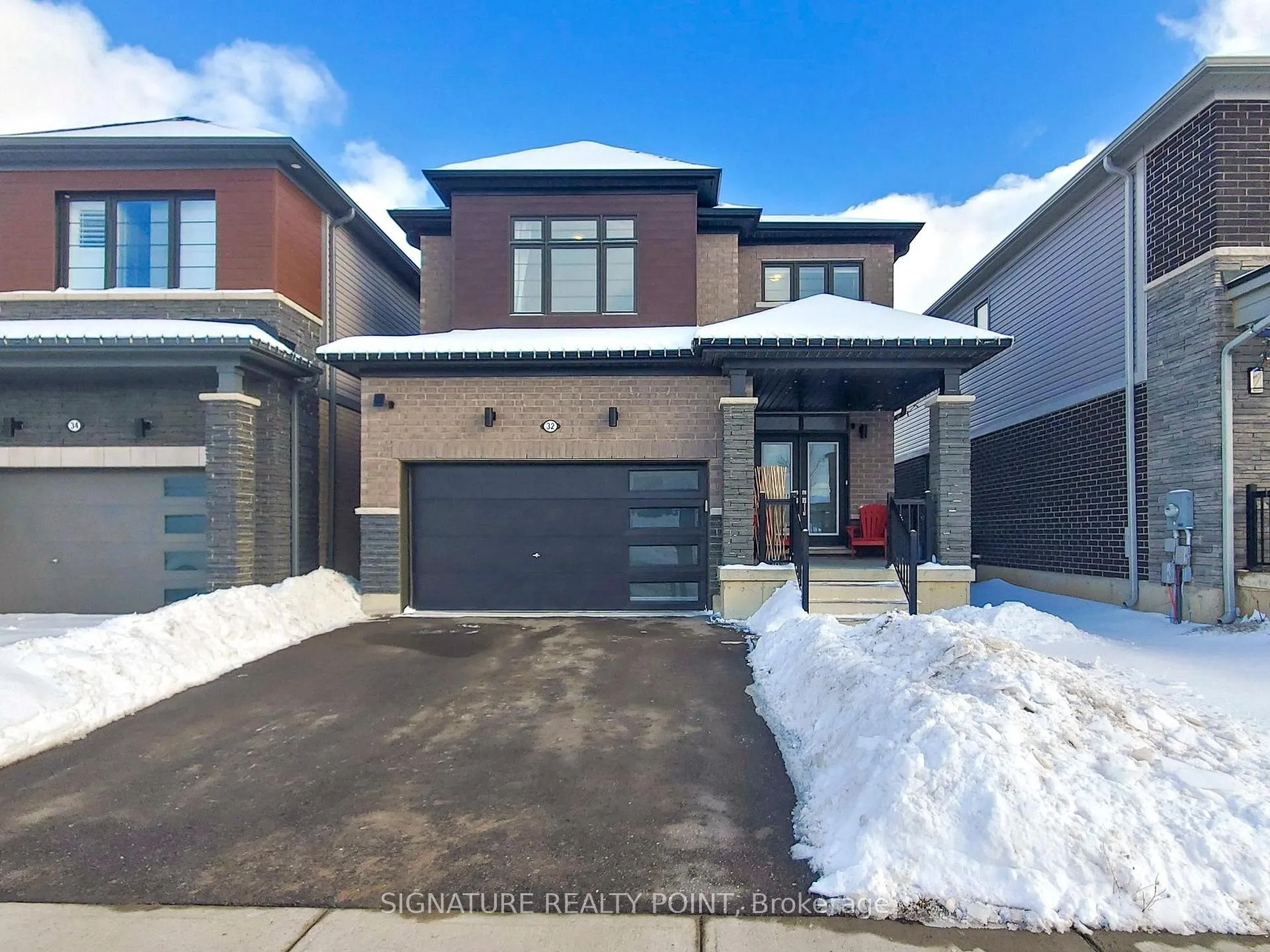 Photo 1 of 32 Whithorn Crescent, Haldimand — HOMEH