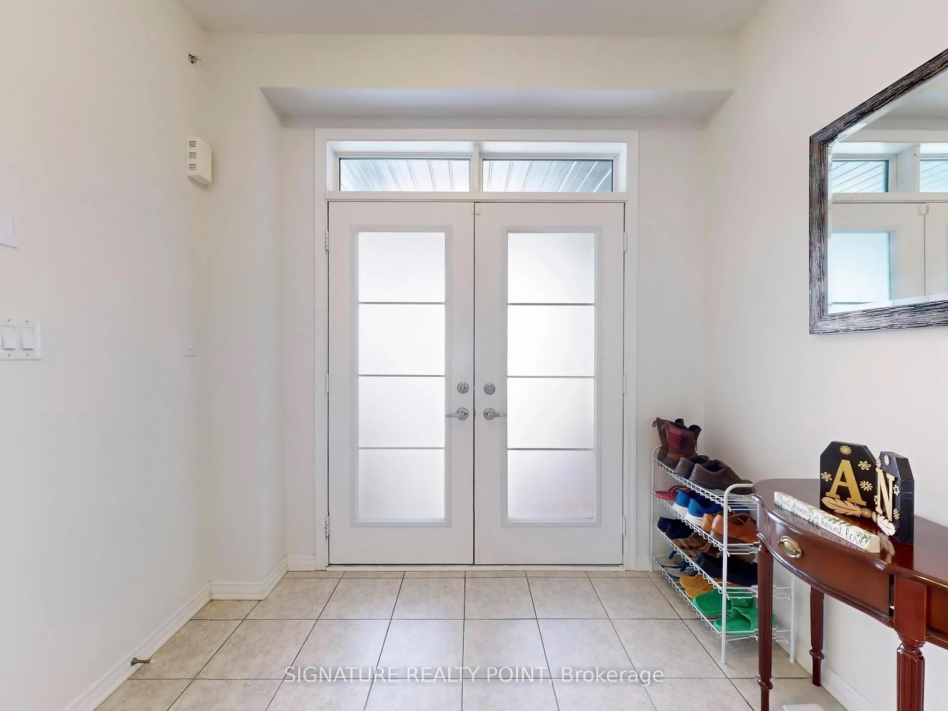Photo 18 of 32 Whithorn Crescent, Haldimand — HOMEH