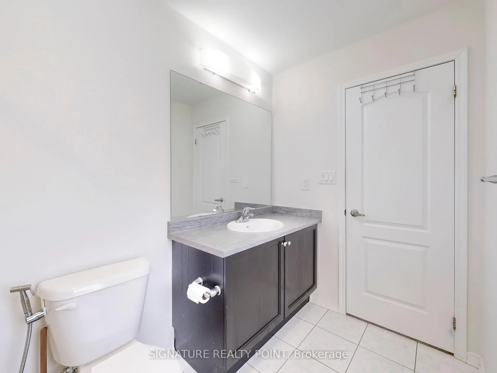 Photo 25 of 32 Whithorn Crescent, Haldimand — HOMEH