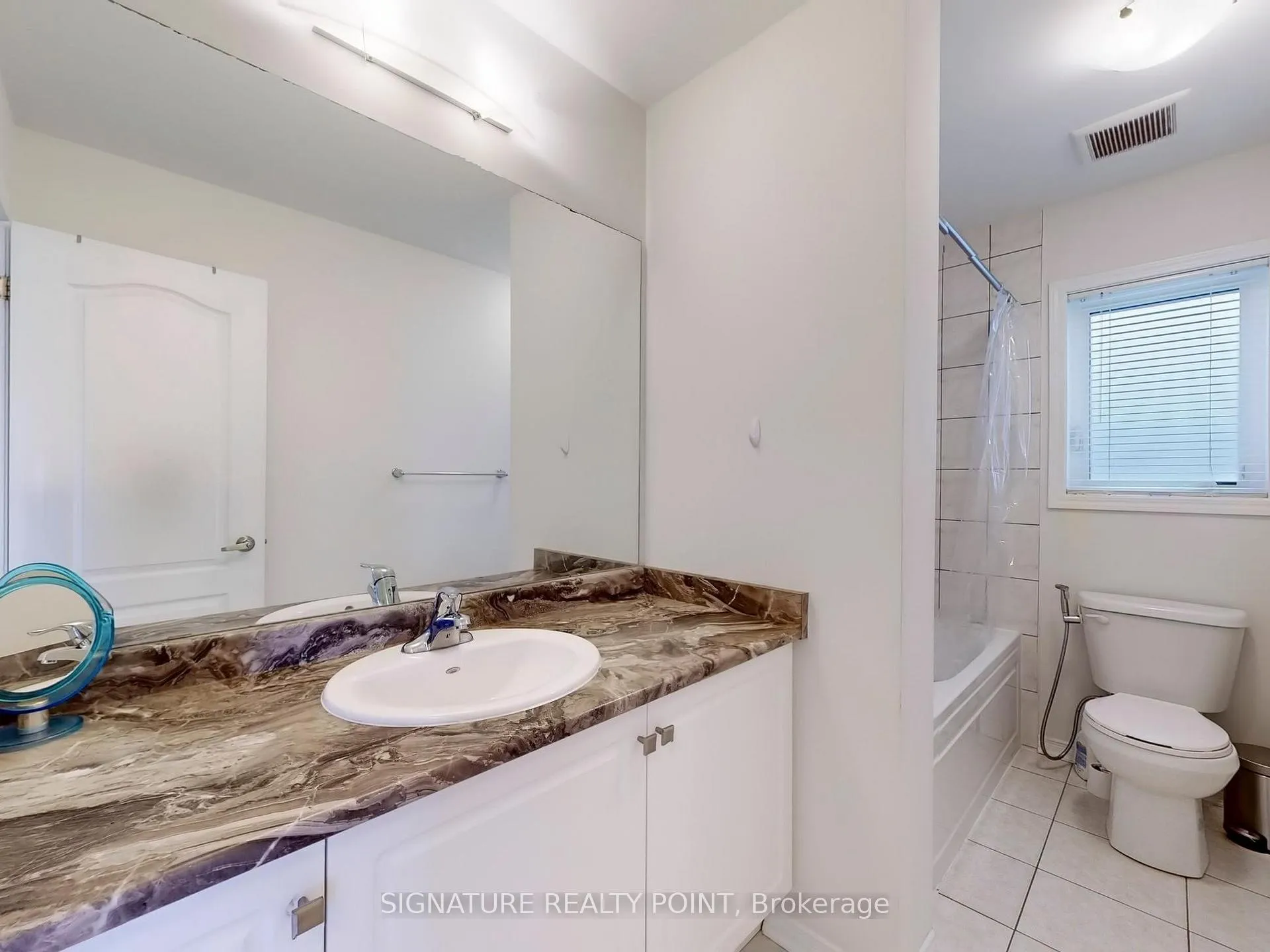 Photo 31 of 32 Whithorn Crescent, Haldimand — HOMEH