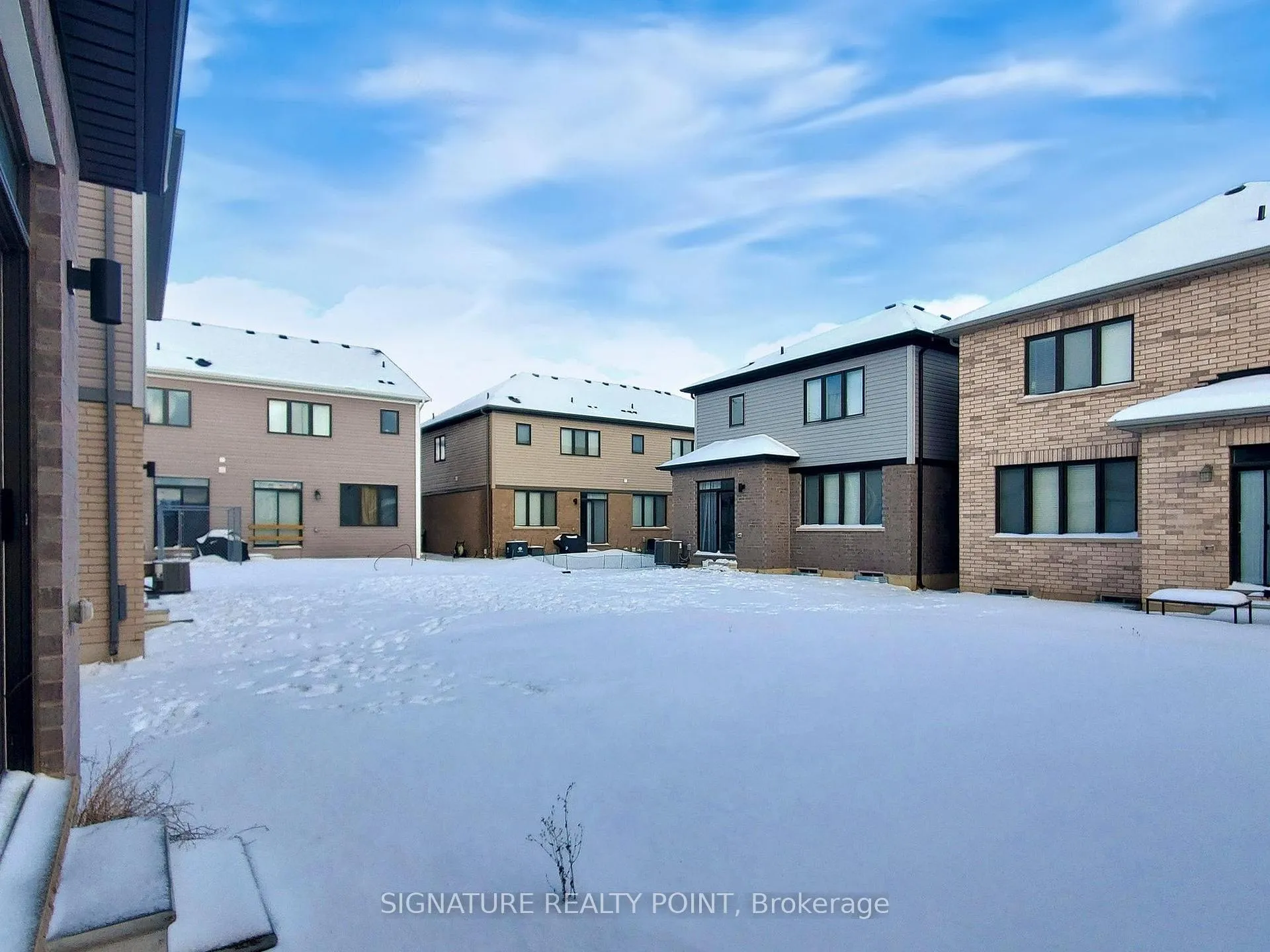 Photo 35 of 32 Whithorn Crescent, Haldimand — HOMEH