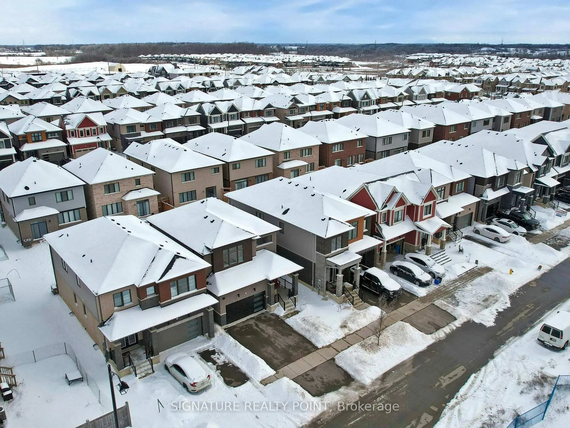 Photo 36 of 32 Whithorn Crescent, Haldimand — HOMEH