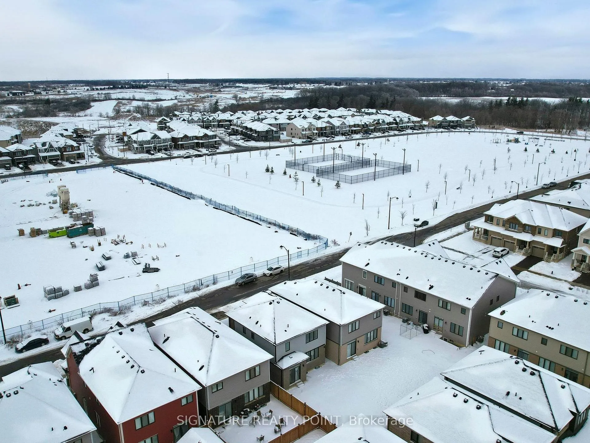 Photo 41 of 32 Whithorn Crescent, Haldimand — HOMEH