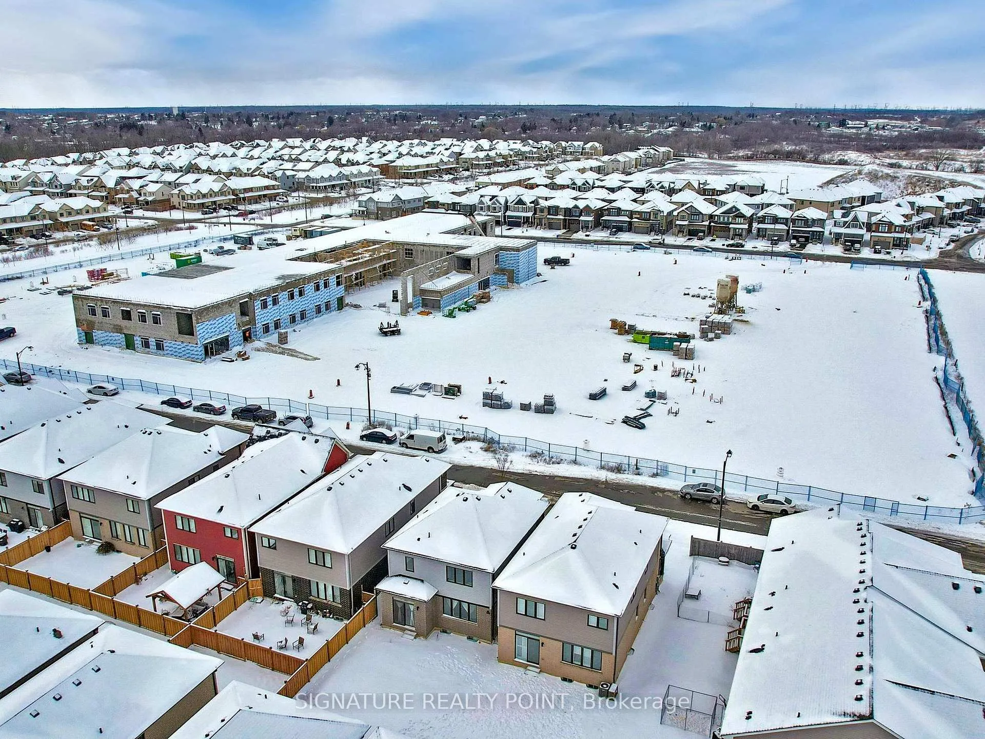 Photo 43 of 32 Whithorn Crescent, Haldimand — HOMEH