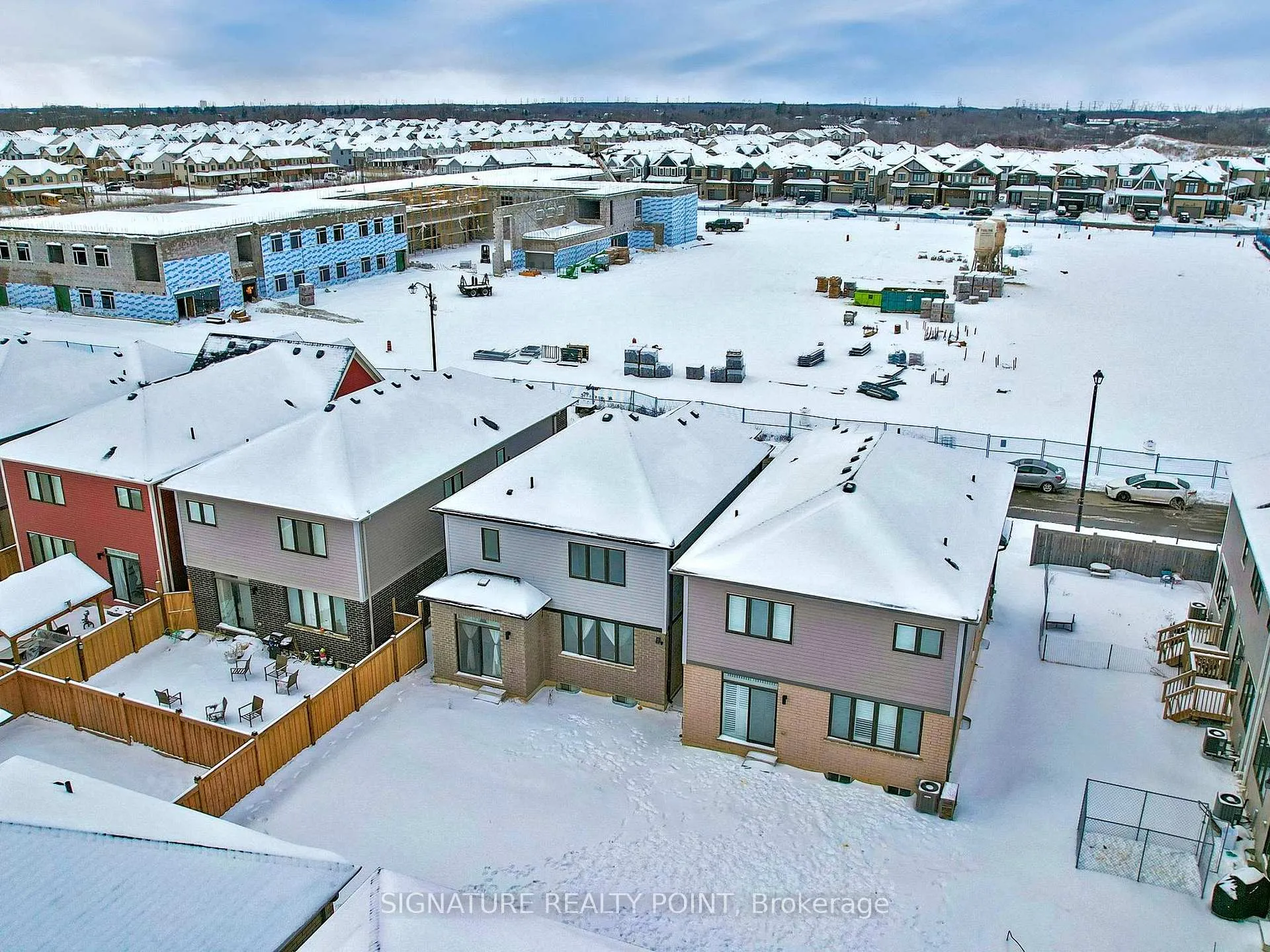 Photo 44 of 32 Whithorn Crescent, Haldimand — HOMEH