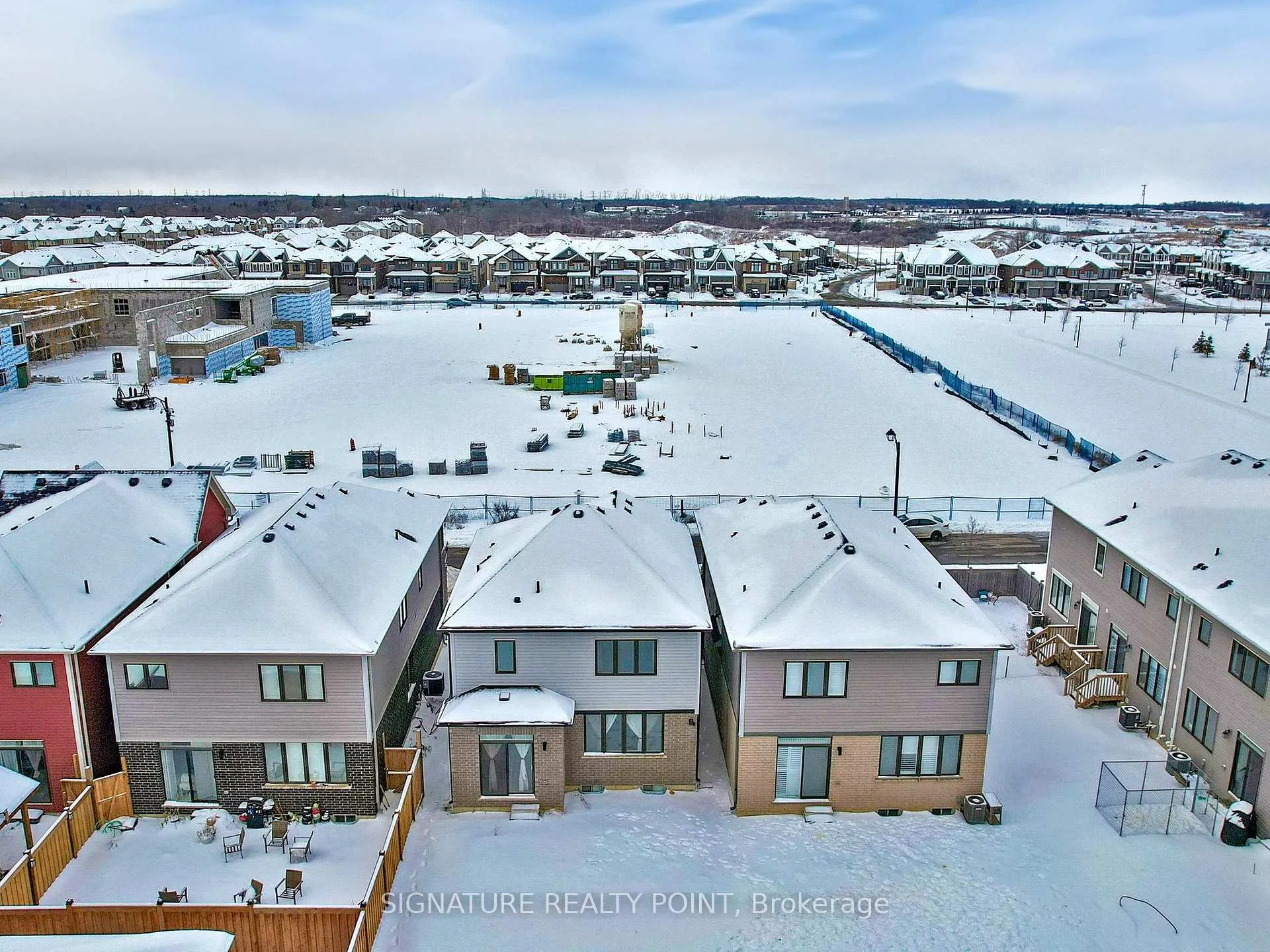 Photo 45 of 32 Whithorn Crescent, Haldimand — HOMEH