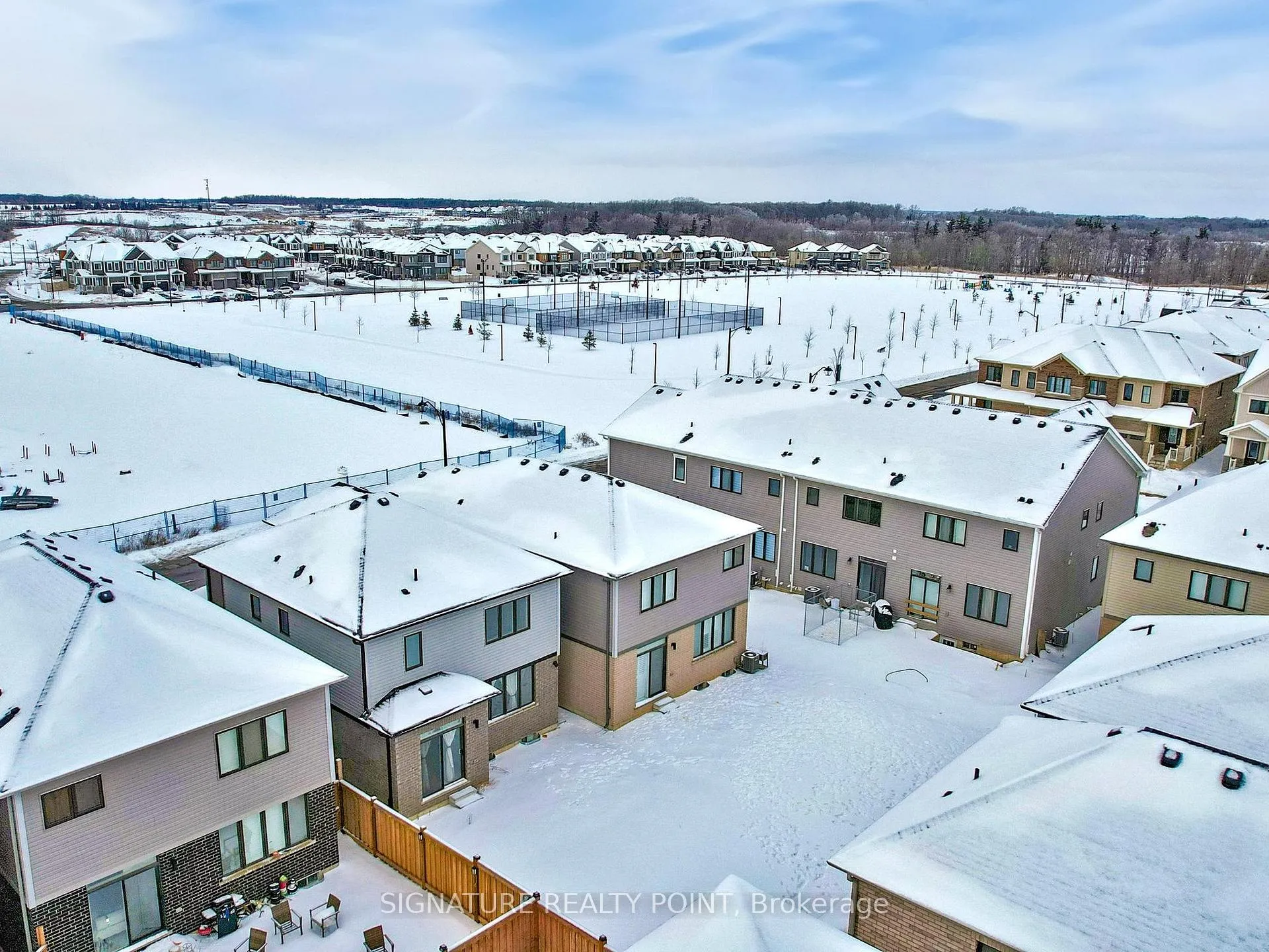 Photo 46 of 32 Whithorn Crescent, Haldimand — HOMEH