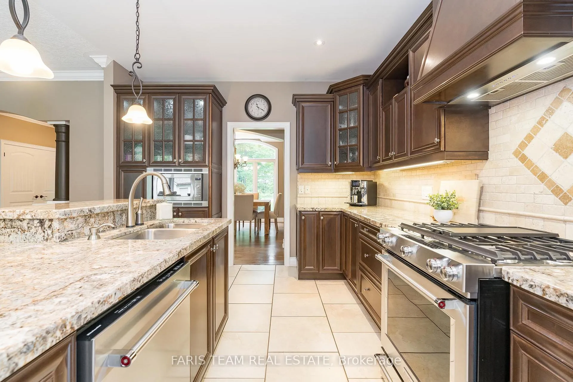 Photo 7 of 16 Boothby Crescent, Springwater, Minesing — HOMEH