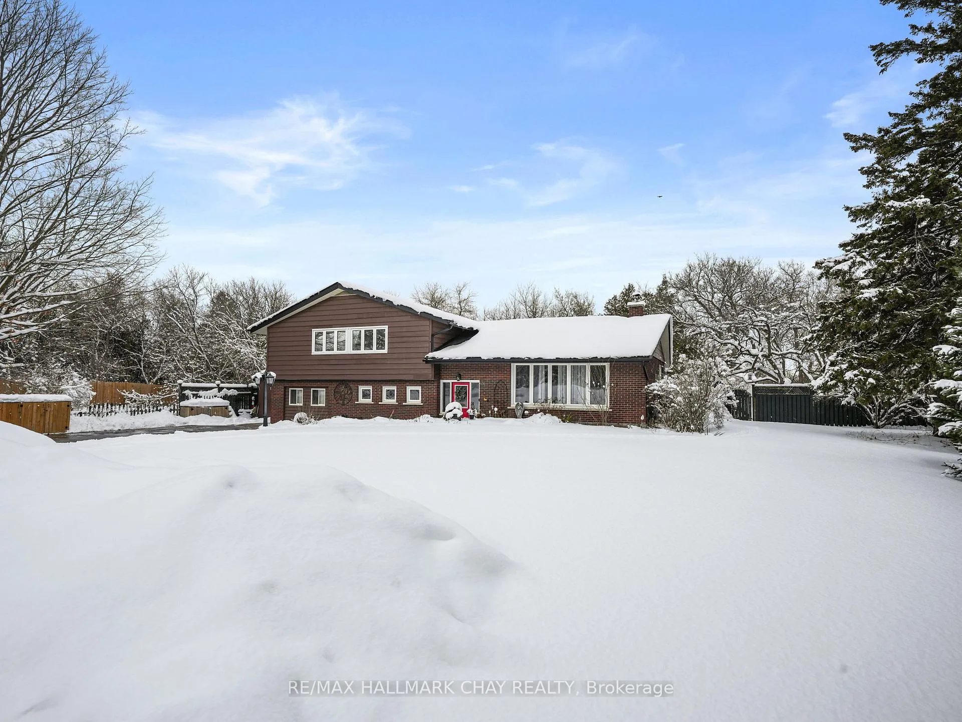Photo 4 of 636 Victoria Street E, New Tecumseth, Rural New Tecumseth — HOMEH
