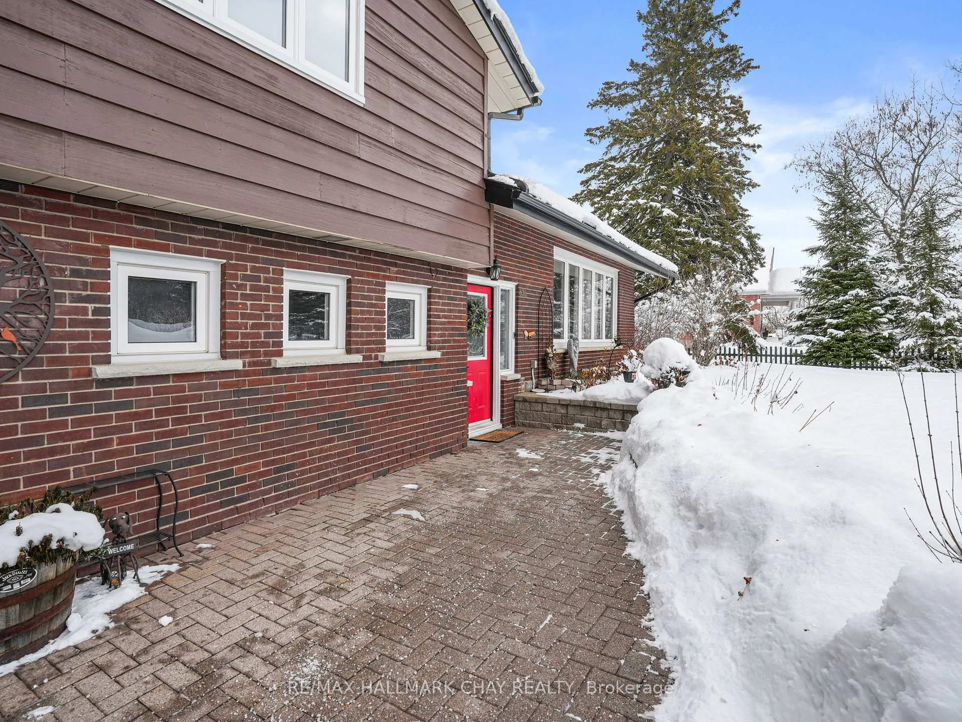Photo 5 of 636 Victoria Street E, New Tecumseth, Rural New Tecumseth — HOMEH