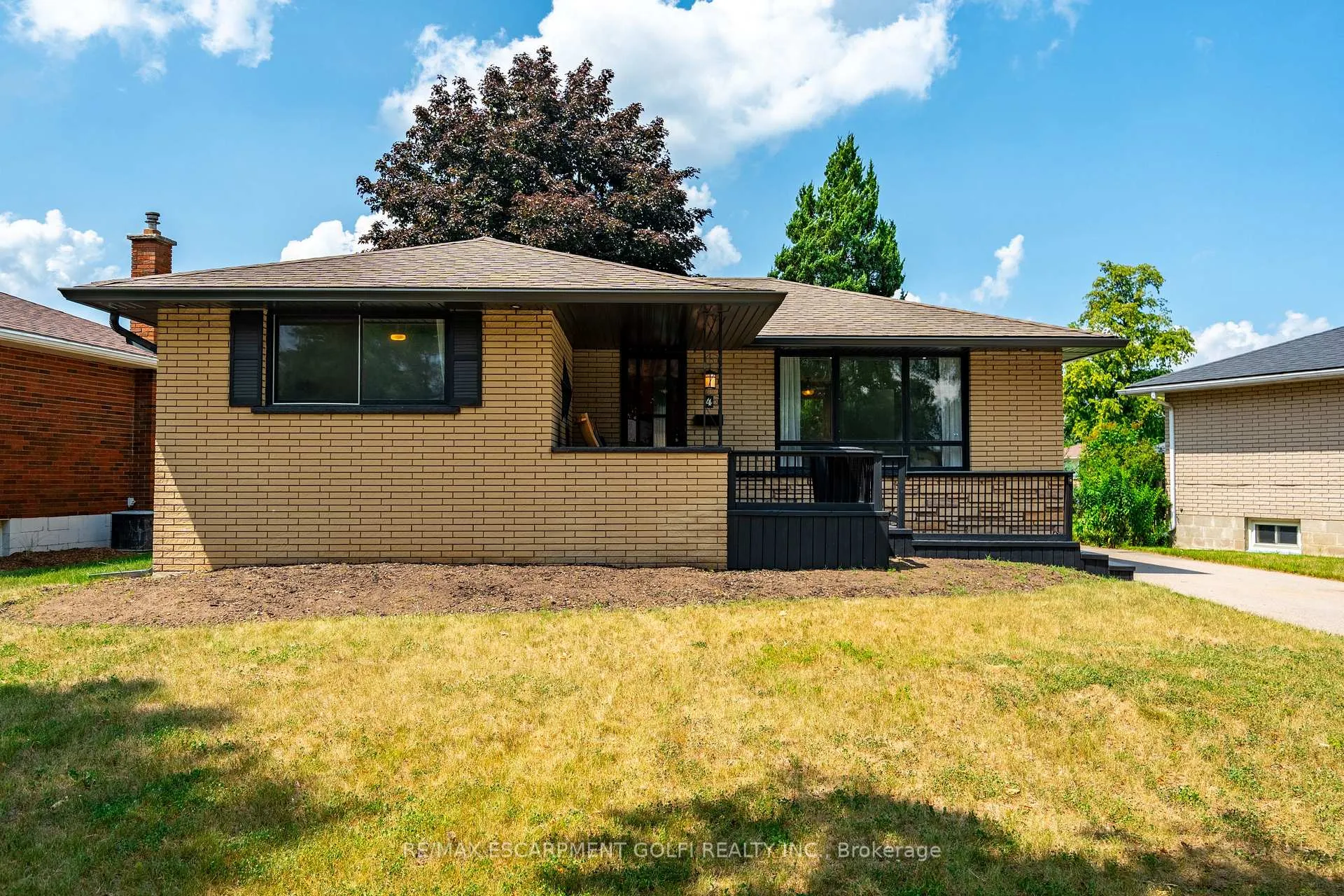 Photo 2 of 4 Harvard Avenue, Brantford — HOMEH