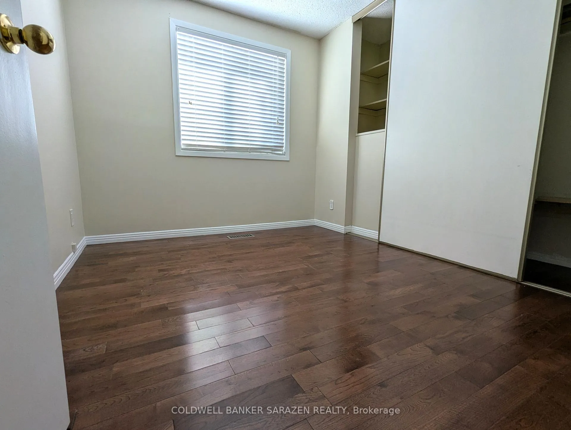 Photo 10 of 2 Dowdall Crescent, Ottawa, Fringewood — HOMEH