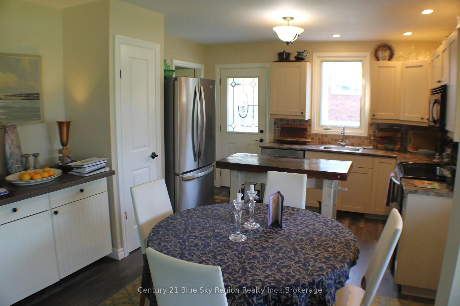Photo 4 of 370 Elm Street, Powassan — HOMEH
