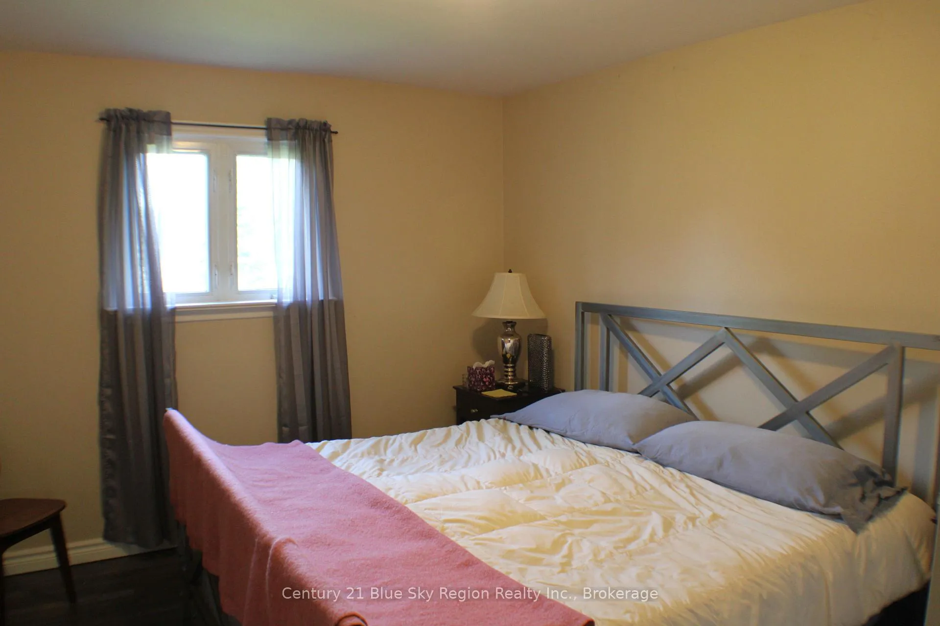 Photo 12 of 370 Elm Street, Powassan — HOMEH