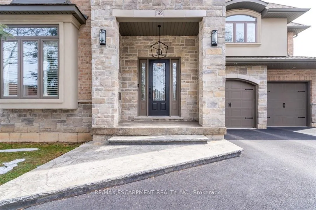 Photo 3 of 169 Orchard Drive, Hamilton, Ancaster — HOMEH