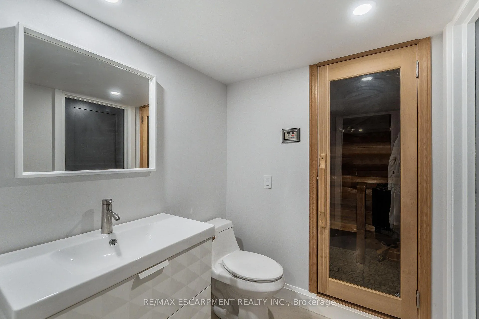Photo 40 of 169 Orchard Drive, Hamilton, Ancaster — HOMEH